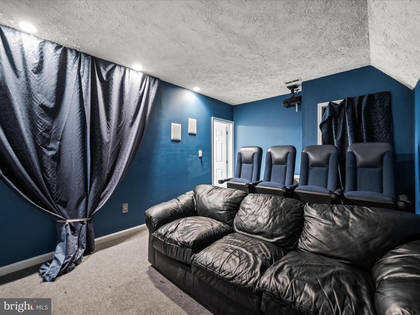 317 HENDERSON CT, BERRYVILLE, Virginia 22611, 5 Bedrooms Bedrooms, 18 Rooms Rooms,3 BathroomsBathrooms,Residential,For sale,317 HENDERSON CT,VACL2006134 MLS # VACL2006134