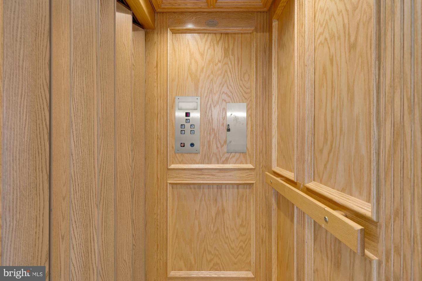 1417 N NASH ST, ARLINGTON, Virginia 22209, 3 Bedrooms Bedrooms, 8 Rooms Rooms,3 BathroomsBathrooms,Residential,For sale,1417 N NASH ST,VAAR2064808 MLS # VAAR2064808