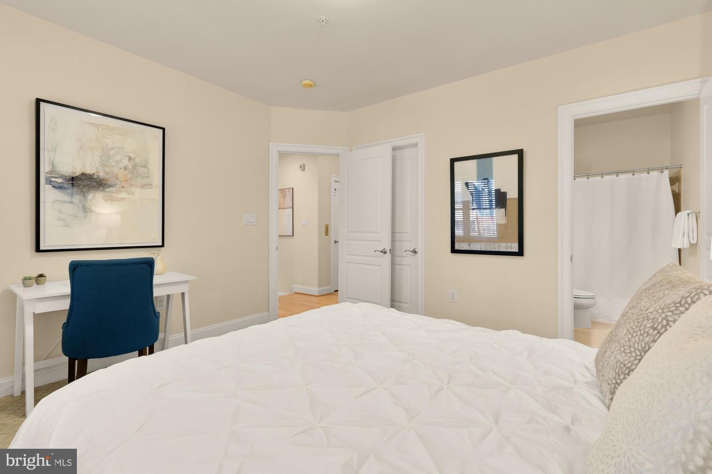 1417 N NASH ST, ARLINGTON, Virginia 22209, 3 Bedrooms Bedrooms, 8 Rooms Rooms,3 BathroomsBathrooms,Residential,For sale,1417 N NASH ST,VAAR2064808 MLS # VAAR2064808