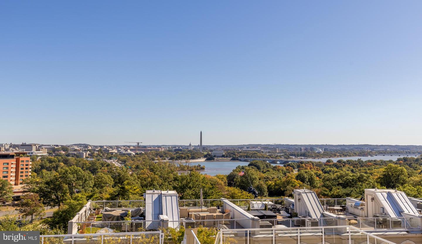 1417 N NASH ST, ARLINGTON, Virginia 22209, 3 Bedrooms Bedrooms, 8 Rooms Rooms,3 BathroomsBathrooms,Residential,For sale,1417 N NASH ST,VAAR2064808 MLS # VAAR2064808