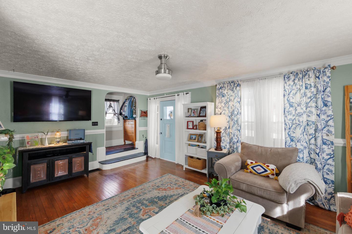308 W MAIN ST, FRONT ROYAL, Virginia 22630, 3 Bedrooms Bedrooms, ,1 BathroomBathrooms,Residential,For sale,308 W MAIN ST,VAWR2012538 MLS # VAWR2012538