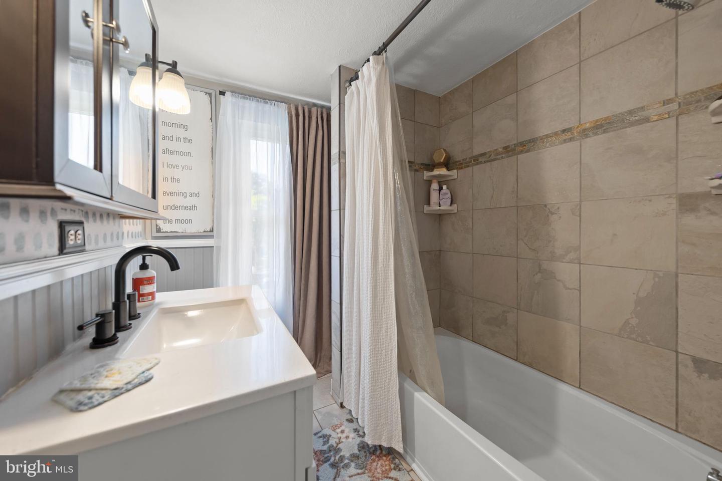 308 W MAIN ST, FRONT ROYAL, Virginia 22630, 3 Bedrooms Bedrooms, ,1 BathroomBathrooms,Residential,For sale,308 W MAIN ST,VAWR2012538 MLS # VAWR2012538