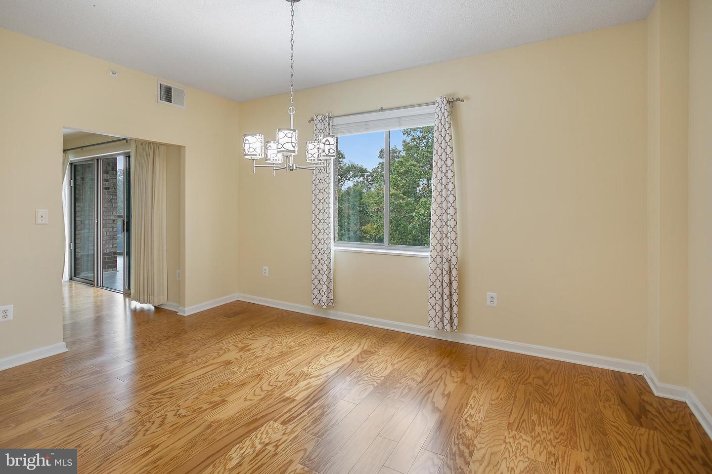 19375 CYPRESS RIDGE TER #418, LEESBURG, Virginia 20176, 2 Bedrooms Bedrooms, ,2 BathroomsBathrooms,Residential,For sale,19375 CYPRESS RIDGE TER #418,VALO2108786 MLS # VALO2108786