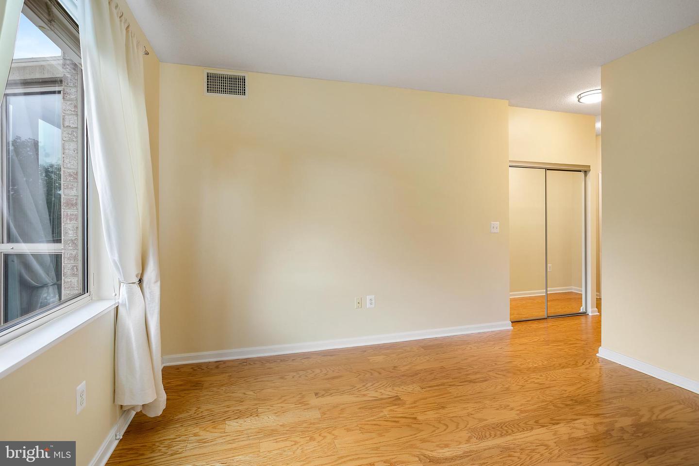 19375 CYPRESS RIDGE TER #418, LEESBURG, Virginia 20176, 2 Bedrooms Bedrooms, ,2 BathroomsBathrooms,Residential,For sale,19375 CYPRESS RIDGE TER #418,VALO2108786 MLS # VALO2108786