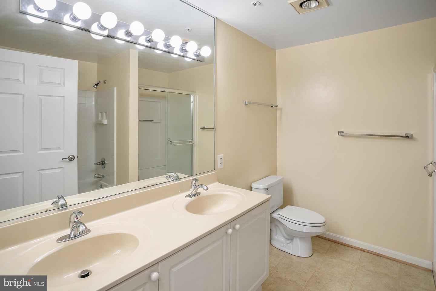 19375 CYPRESS RIDGE TER #418, LEESBURG, Virginia 20176, 2 Bedrooms Bedrooms, ,2 BathroomsBathrooms,Residential,For sale,19375 CYPRESS RIDGE TER #418,VALO2108786 MLS # VALO2108786