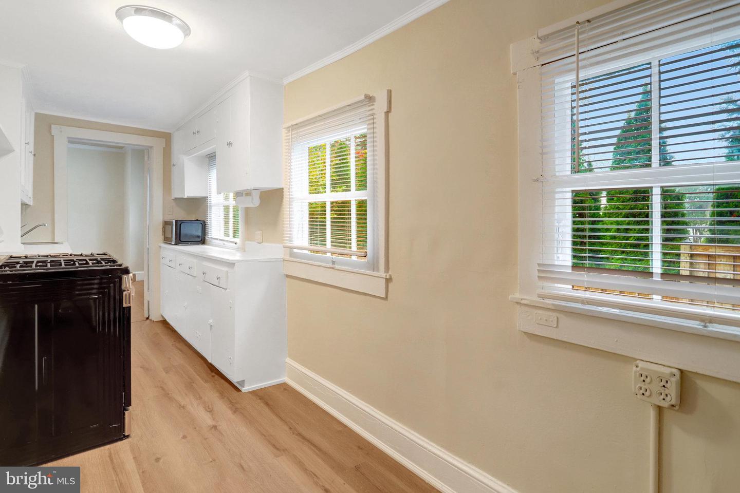 2621 2ND RD N, ARLINGTON, Virginia 22201, 2 Bedrooms Bedrooms, ,1 BathroomBathrooms,Residential,For sale,2621 2ND RD N,VAAR2064880 MLS # VAAR2064880