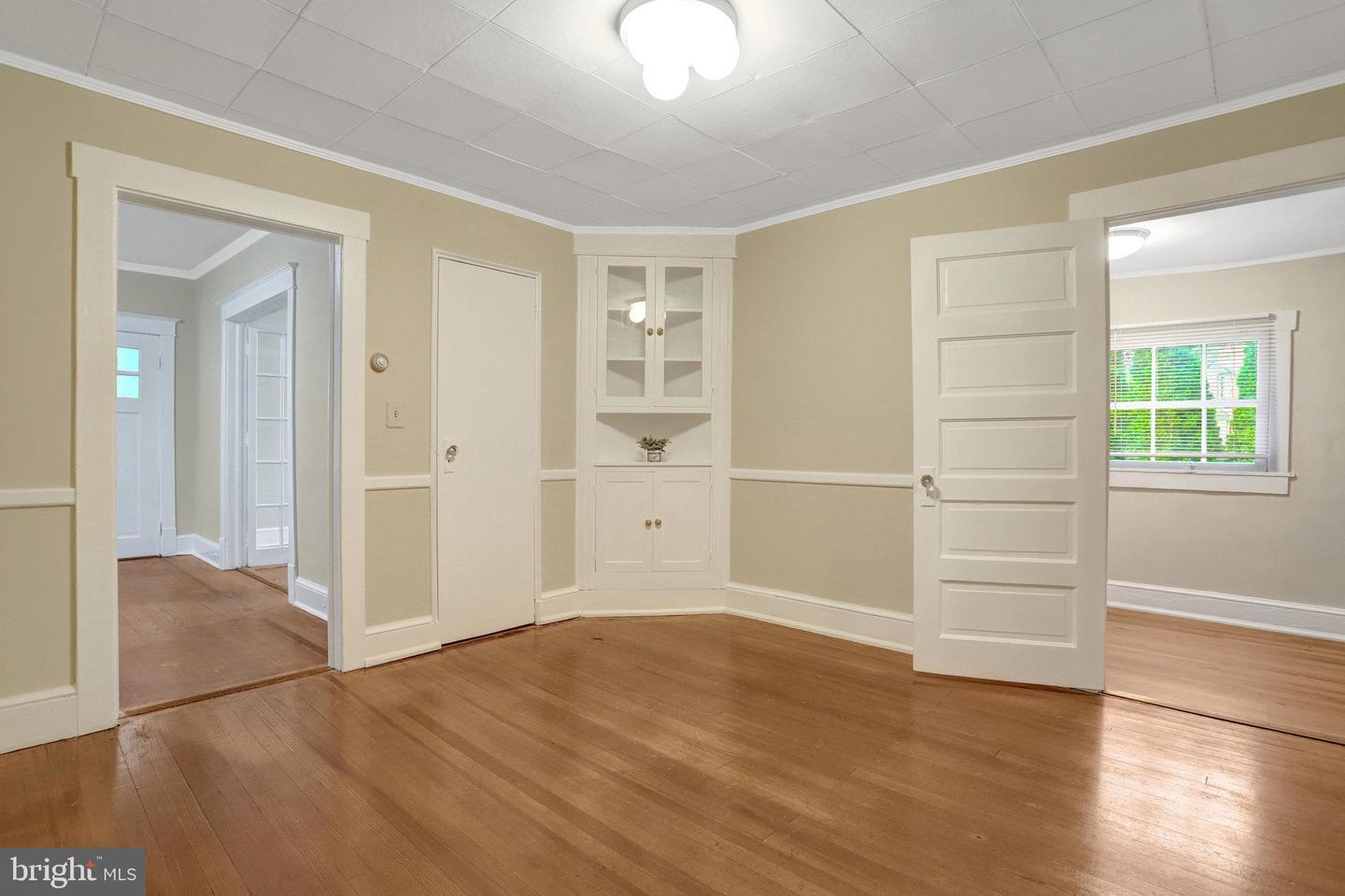 2621 2ND RD N, ARLINGTON, Virginia 22201, 2 Bedrooms Bedrooms, ,1 BathroomBathrooms,Residential,For sale,2621 2ND RD N,VAAR2064880 MLS # VAAR2064880