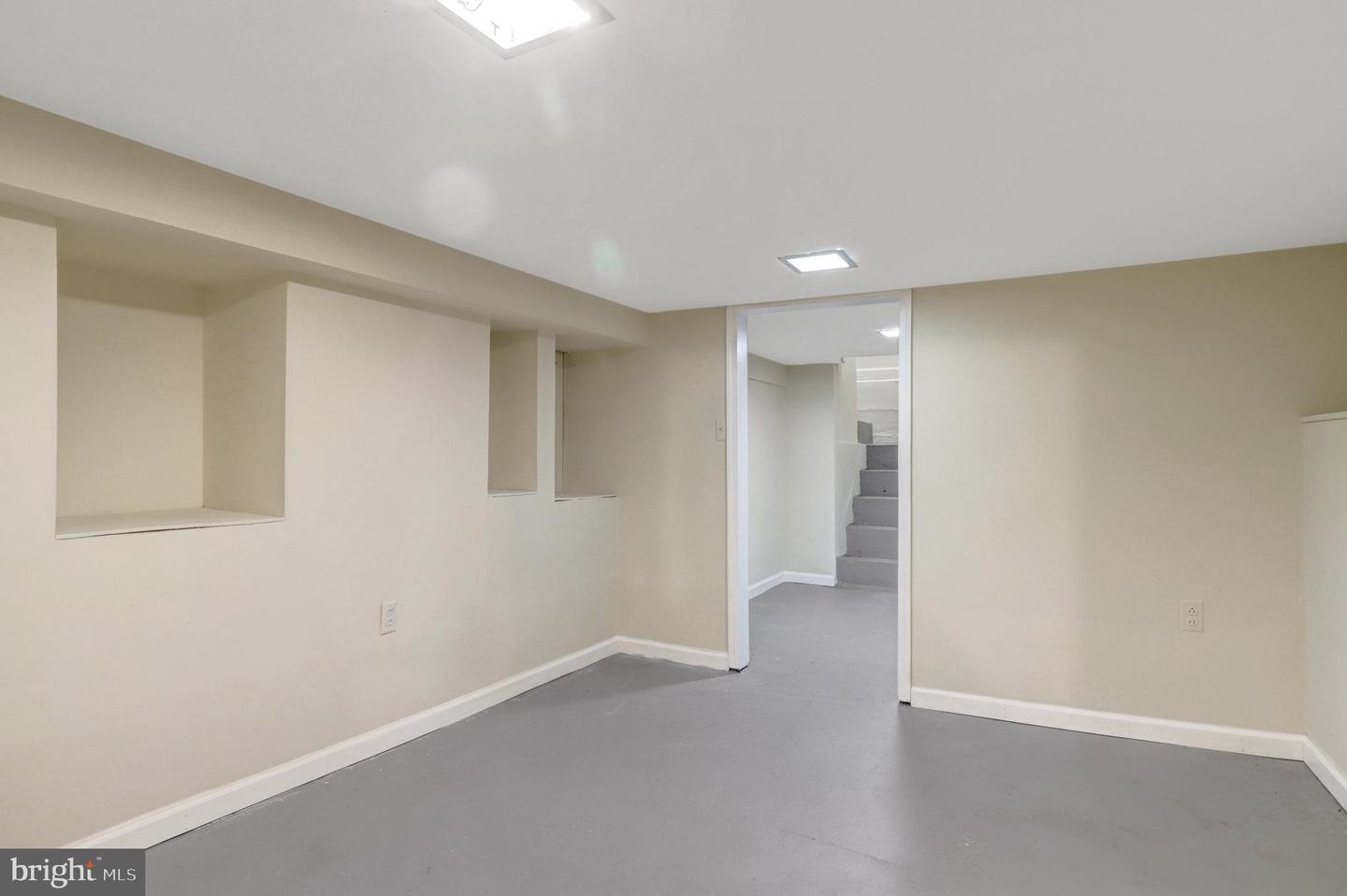 2621 2ND RD N, ARLINGTON, Virginia 22201, 2 Bedrooms Bedrooms, ,1 BathroomBathrooms,Residential,For sale,2621 2ND RD N,VAAR2064880 MLS # VAAR2064880