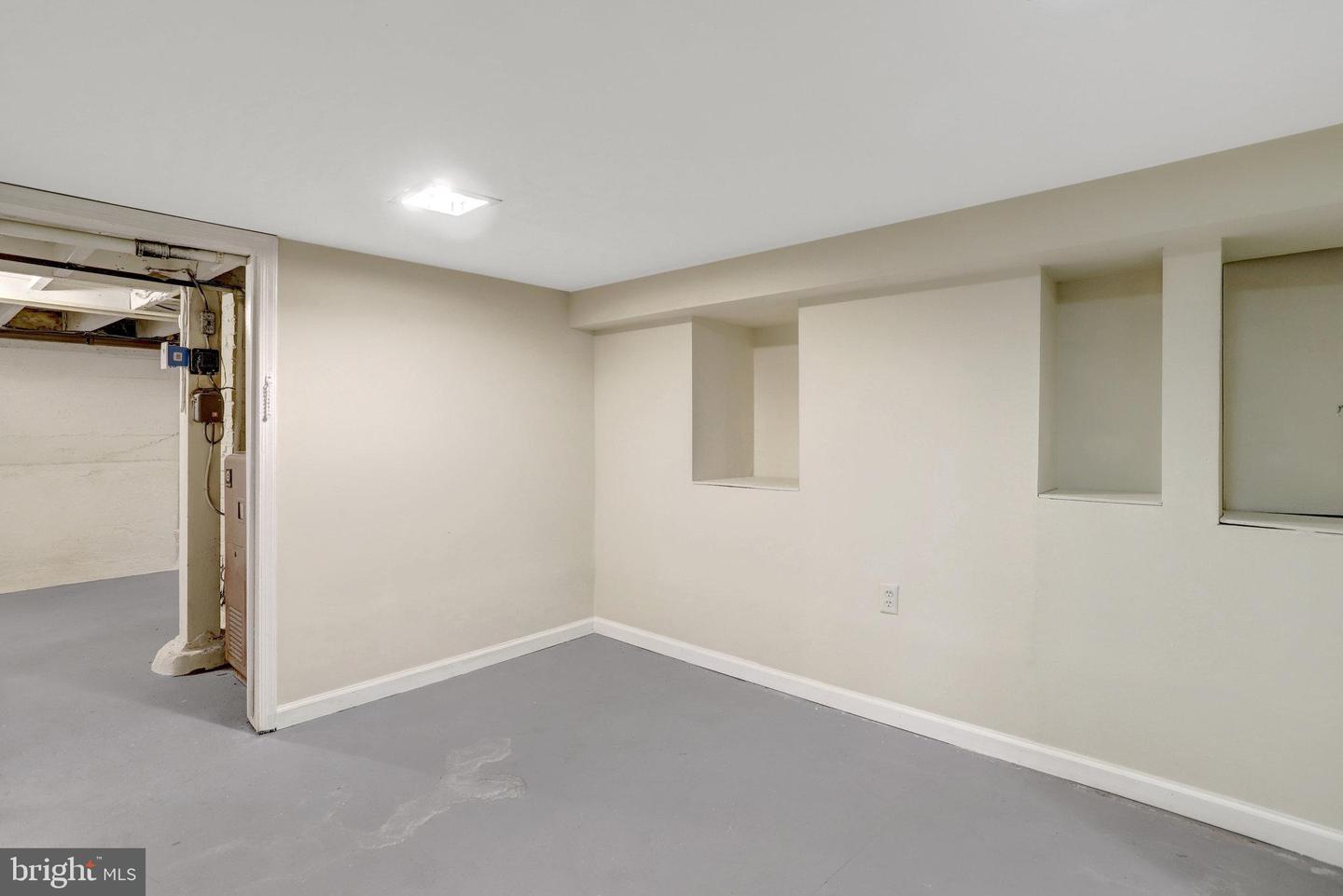 2621 2ND RD N, ARLINGTON, Virginia 22201, 2 Bedrooms Bedrooms, ,1 BathroomBathrooms,Residential,For sale,2621 2ND RD N,VAAR2064880 MLS # VAAR2064880