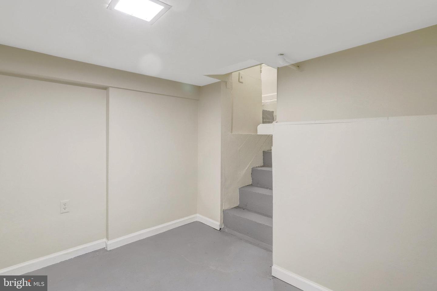 2621 2ND RD N, ARLINGTON, Virginia 22201, 2 Bedrooms Bedrooms, ,1 BathroomBathrooms,Residential,For sale,2621 2ND RD N,VAAR2064880 MLS # VAAR2064880