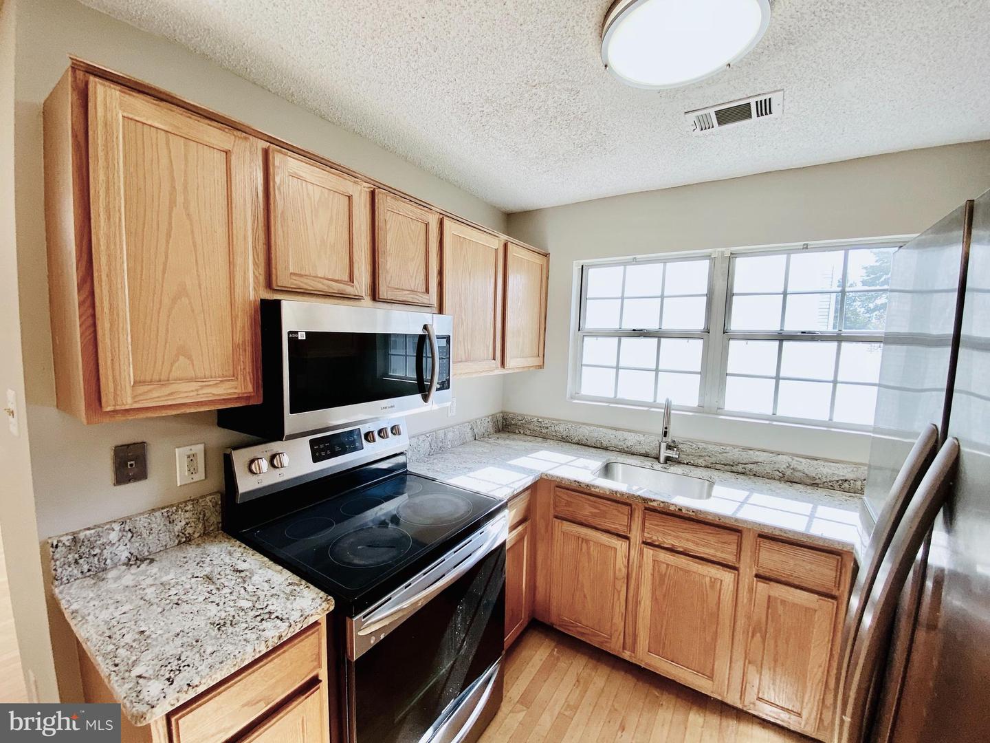 1106 HUNTMASTER TER NE #202, LEESBURG, Virginia 20176, 3 Bedrooms Bedrooms, 8 Rooms Rooms,2 BathroomsBathrooms,Residential,For sale,1106 HUNTMASTER TER NE #202,VALO2108950 MLS # VALO2108950