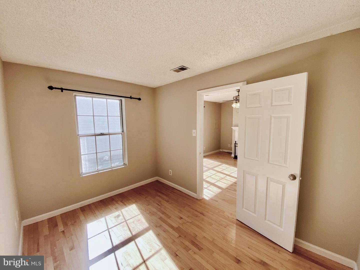 1106 HUNTMASTER TER NE #202, LEESBURG, Virginia 20176, 3 Bedrooms Bedrooms, 8 Rooms Rooms,2 BathroomsBathrooms,Residential,For sale,1106 HUNTMASTER TER NE #202,VALO2108950 MLS # VALO2108950