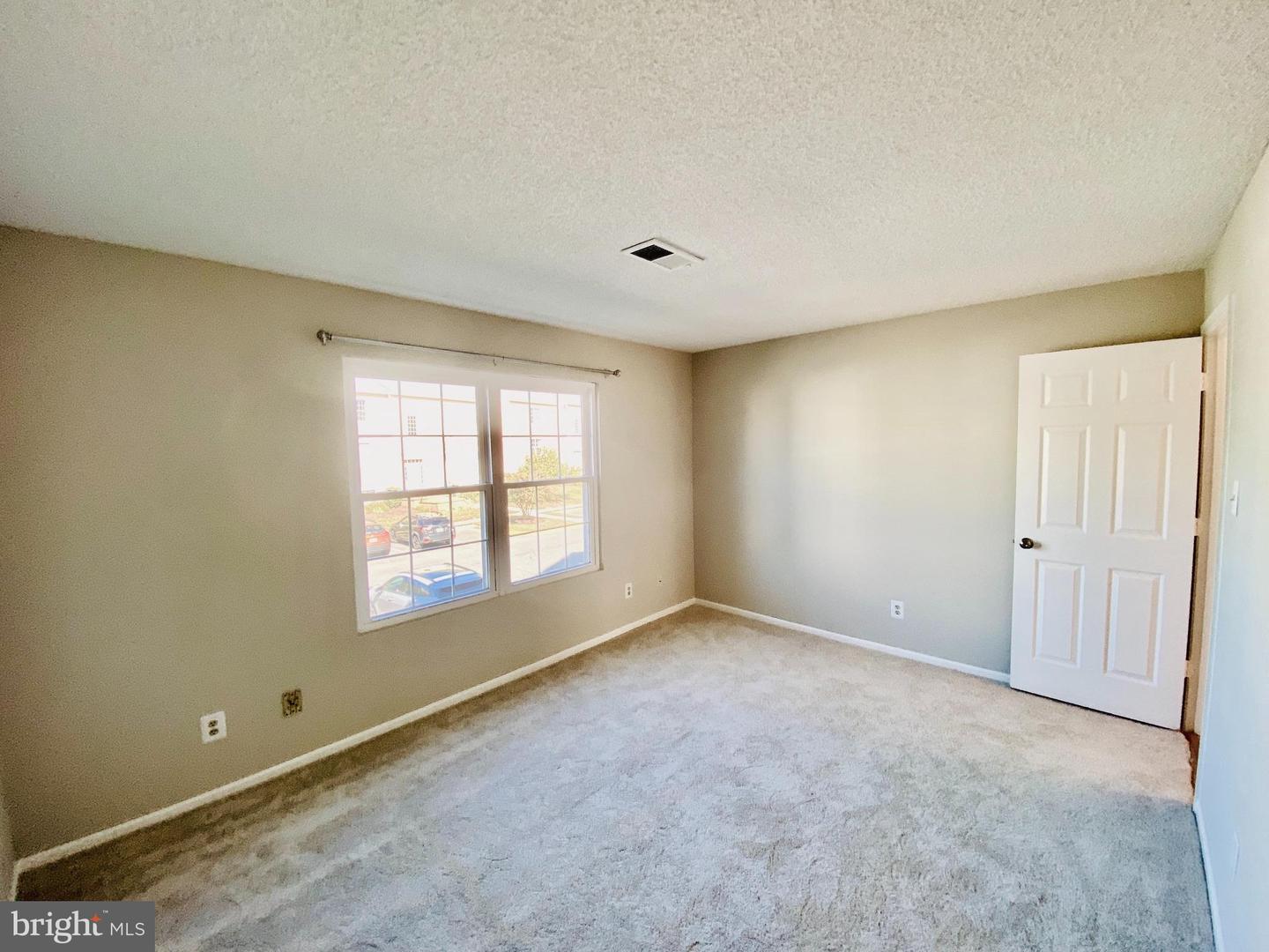 1106 HUNTMASTER TER NE #202, LEESBURG, Virginia 20176, 3 Bedrooms Bedrooms, 8 Rooms Rooms,2 BathroomsBathrooms,Residential,For sale,1106 HUNTMASTER TER NE #202,VALO2108950 MLS # VALO2108950