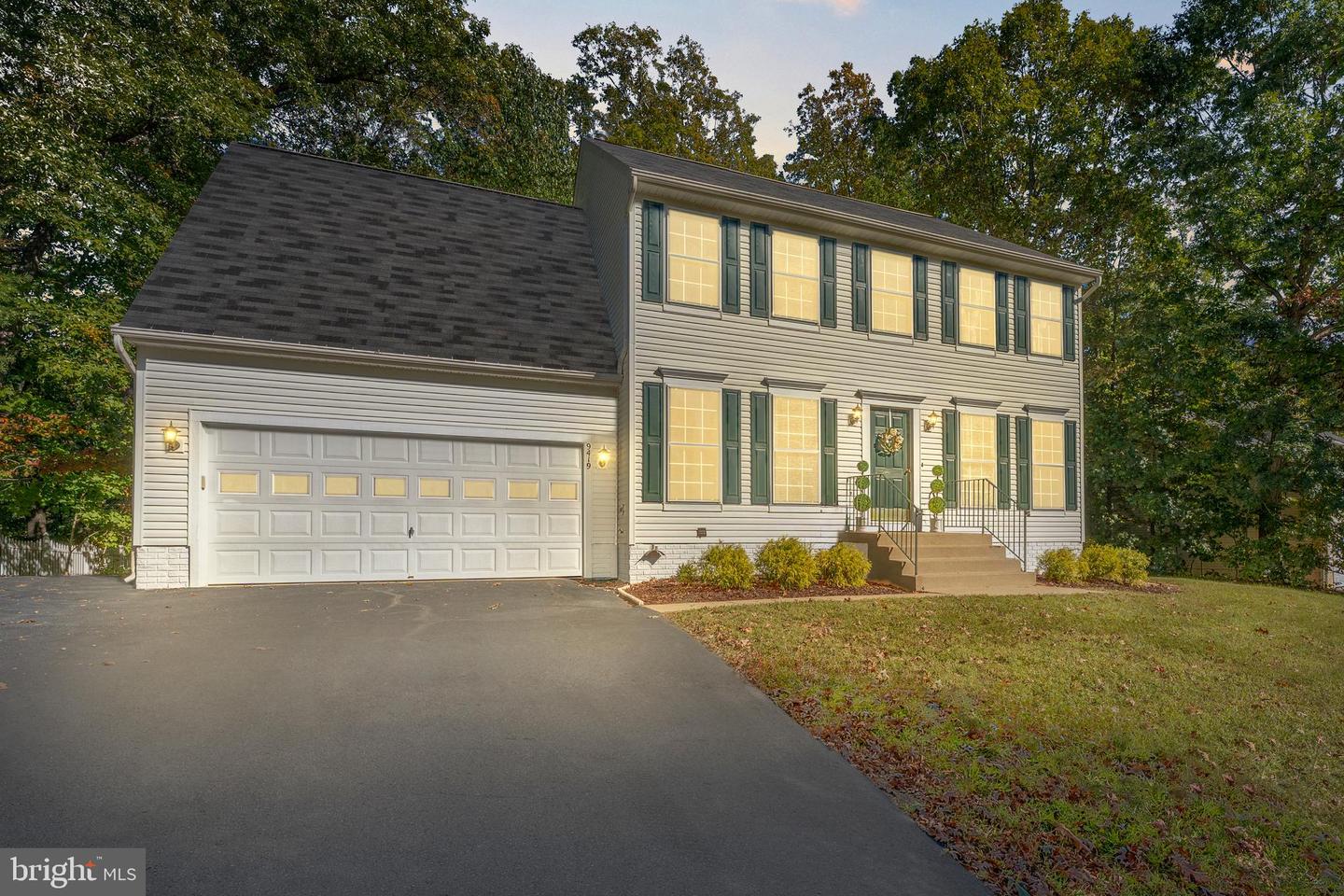 9419 HICKORY HILL DR, FREDERICKSBURG, Virginia 22408, 4 Bedrooms Bedrooms, 12 Rooms Rooms,3 BathroomsBathrooms,Residential,For sale,9419 HICKORY HILL DR,VASP2036924 MLS # VASP2036924