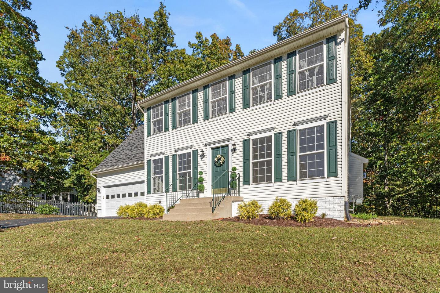 9419 HICKORY HILL DR, FREDERICKSBURG, Virginia 22408, 4 Bedrooms Bedrooms, 12 Rooms Rooms,3 BathroomsBathrooms,Residential,For sale,9419 HICKORY HILL DR,VASP2036924 MLS # VASP2036924