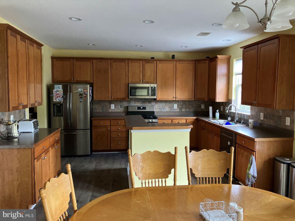 1005 GRAHAM DR, FREDERICKSBURG, Virginia 22401, 4 Bedrooms Bedrooms, ,3 BathroomsBathrooms,Residential,For sale,1005 GRAHAM DR,VAFB2009118 MLS # VAFB2009118