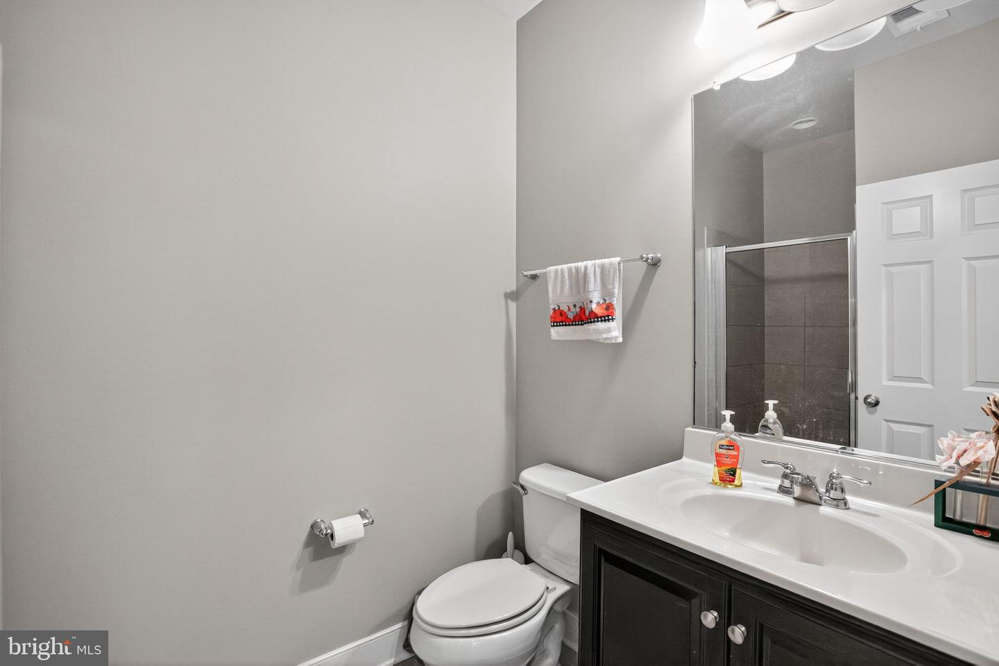 2044 BLUNT LN, ALEXANDRIA, Virginia 22303, 3 Bedrooms Bedrooms, ,3 BathroomsBathrooms,Residential,For sale,2044 BLUNT LN,VAFX2274524 MLS # VAFX2274524