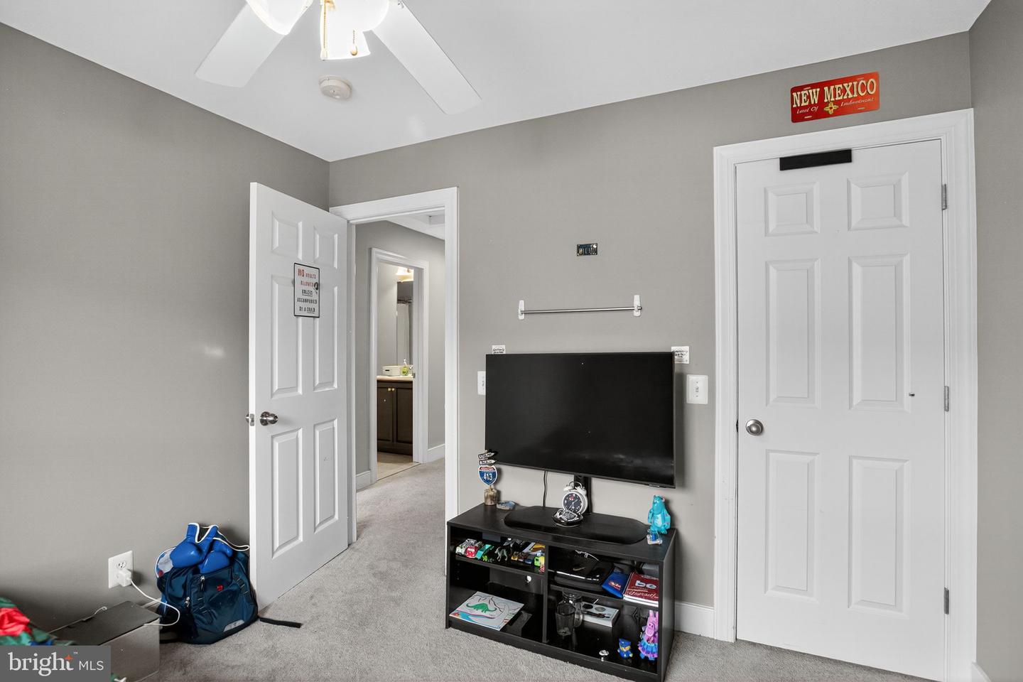 2044 BLUNT LN, ALEXANDRIA, Virginia 22303, 3 Bedrooms Bedrooms, ,3 BathroomsBathrooms,Residential,For sale,2044 BLUNT LN,VAFX2274524 MLS # VAFX2274524