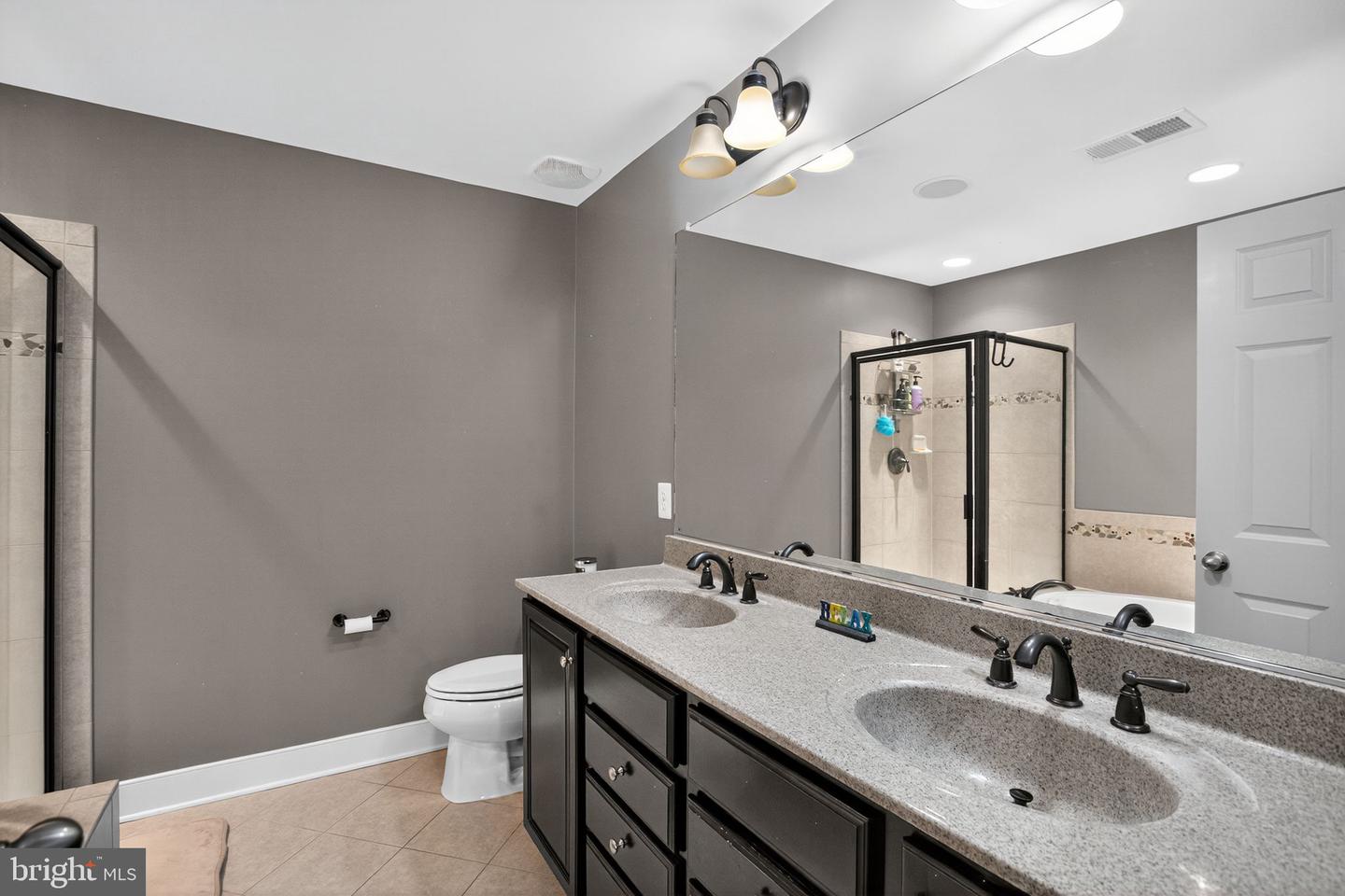 2044 BLUNT LN, ALEXANDRIA, Virginia 22303, 3 Bedrooms Bedrooms, ,3 BathroomsBathrooms,Residential,For sale,2044 BLUNT LN,VAFX2274524 MLS # VAFX2274524