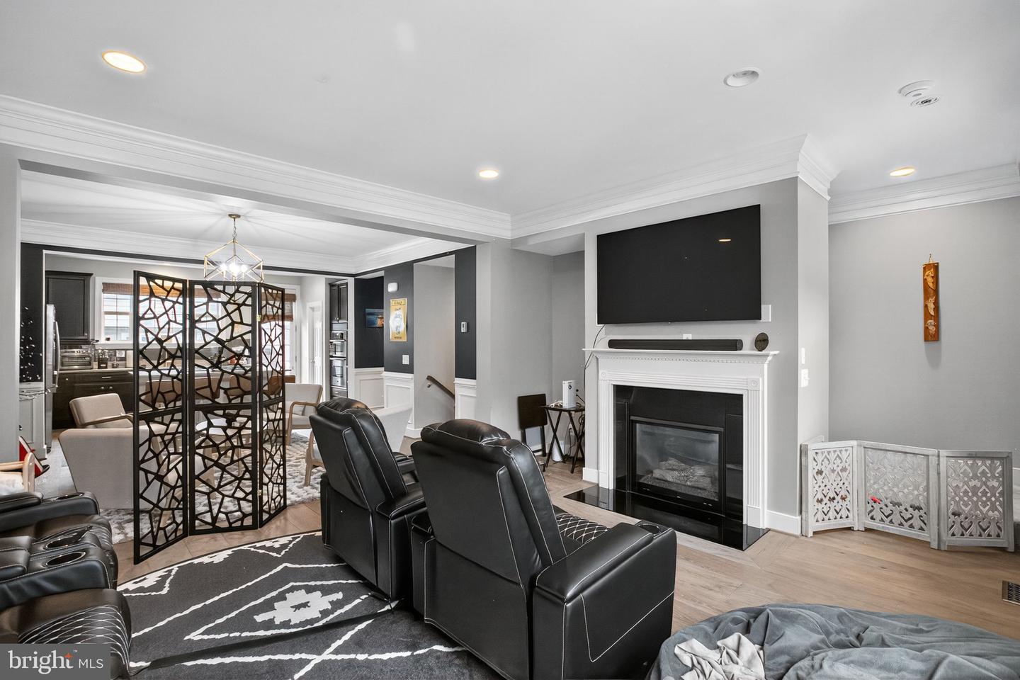 2044 BLUNT LN, ALEXANDRIA, Virginia 22303, 3 Bedrooms Bedrooms, ,3 BathroomsBathrooms,Residential,For sale,2044 BLUNT LN,VAFX2274524 MLS # VAFX2274524