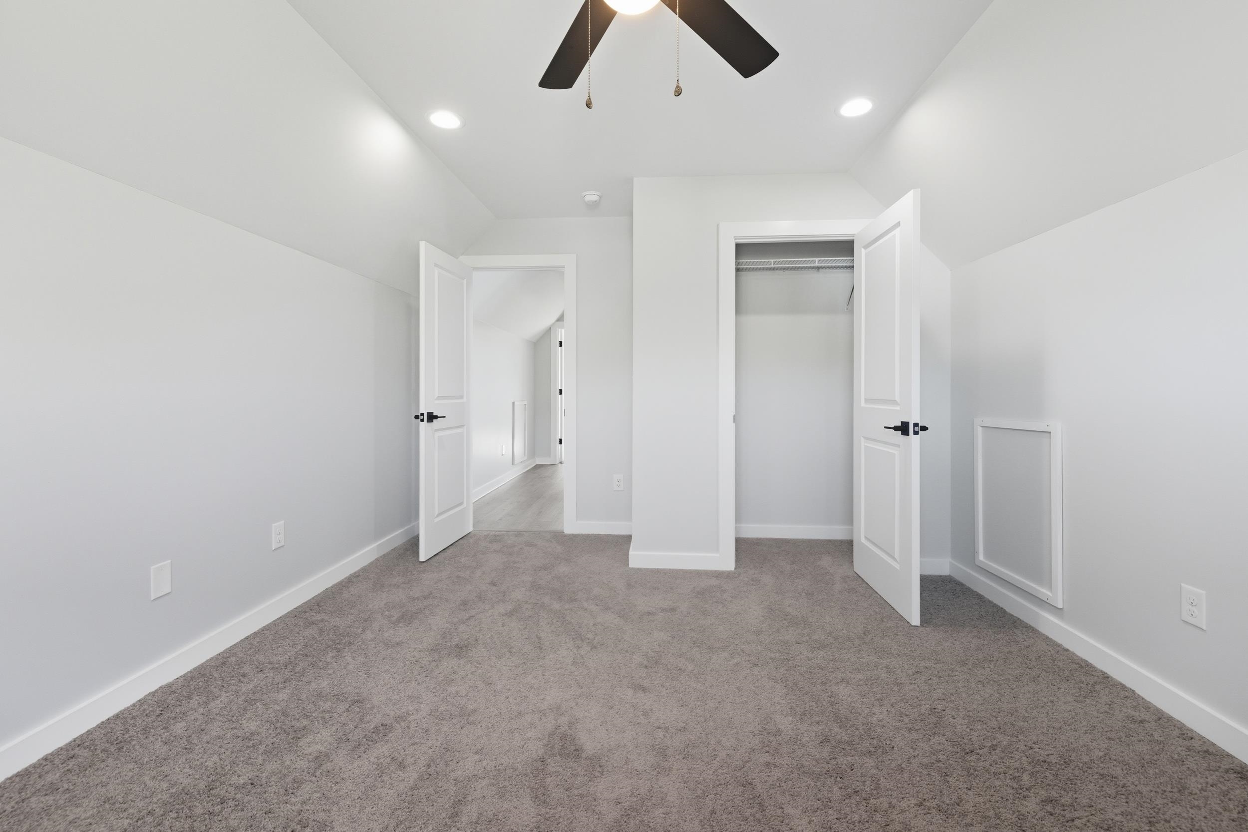 416 GRUBERT AVE, STAUNTON, Virginia 24401, 3 Bedrooms Bedrooms, ,2 BathroomsBathrooms,Residential,416 GRUBERT AVE,670217 MLS # 670217