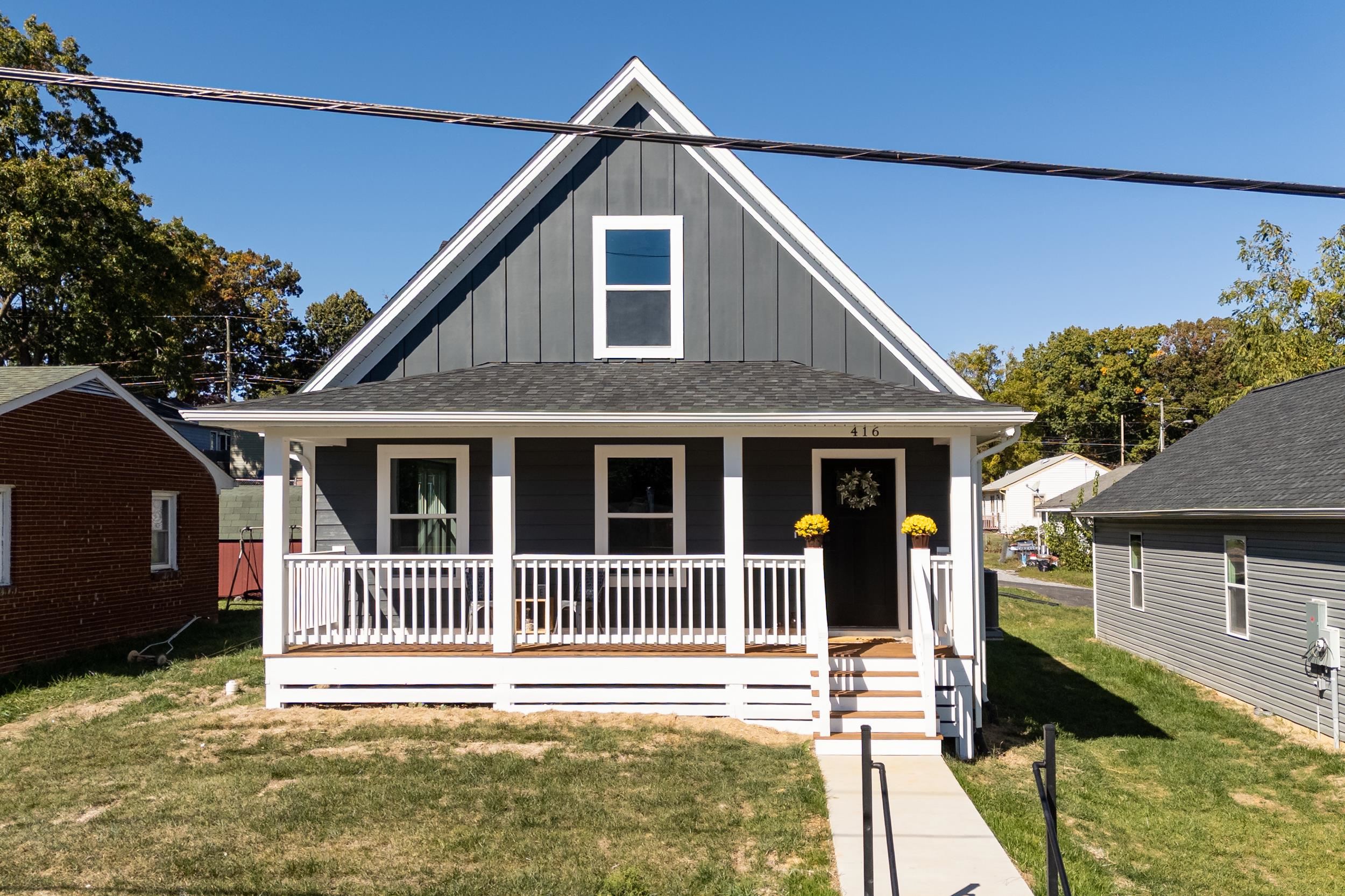 416 GRUBERT AVE, STAUNTON, Virginia 24401, 3 Bedrooms Bedrooms, ,2 BathroomsBathrooms,Residential,416 GRUBERT AVE,670217 MLS # 670217