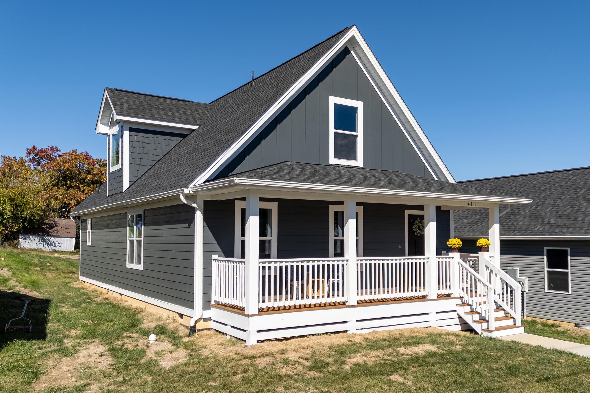 416 GRUBERT AVE, STAUNTON, Virginia 24401, 3 Bedrooms Bedrooms, ,2 BathroomsBathrooms,Residential,416 GRUBERT AVE,670217 MLS # 670217