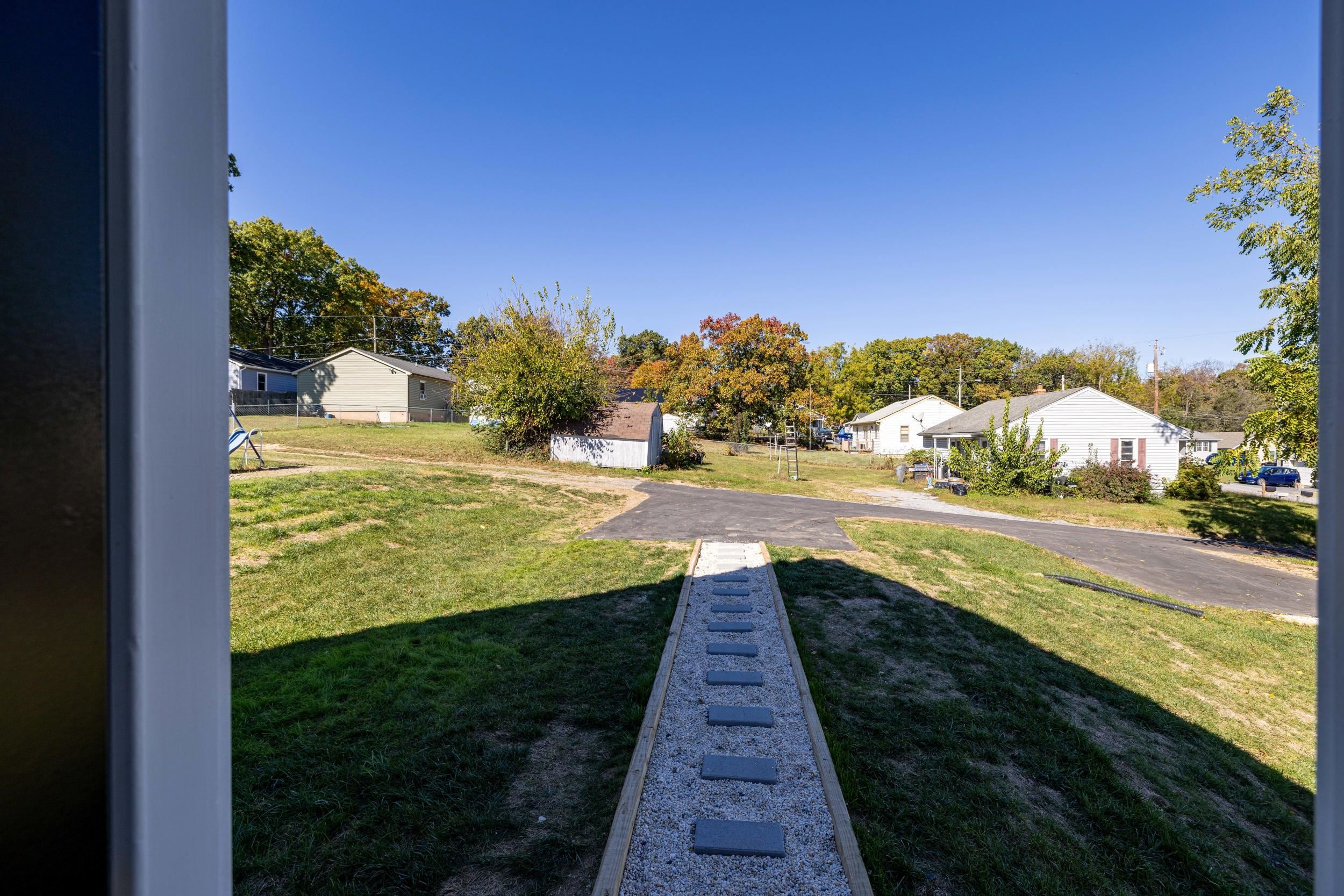 416 GRUBERT AVE, STAUNTON, Virginia 24401, 3 Bedrooms Bedrooms, ,2 BathroomsBathrooms,Residential,416 GRUBERT AVE,670217 MLS # 670217