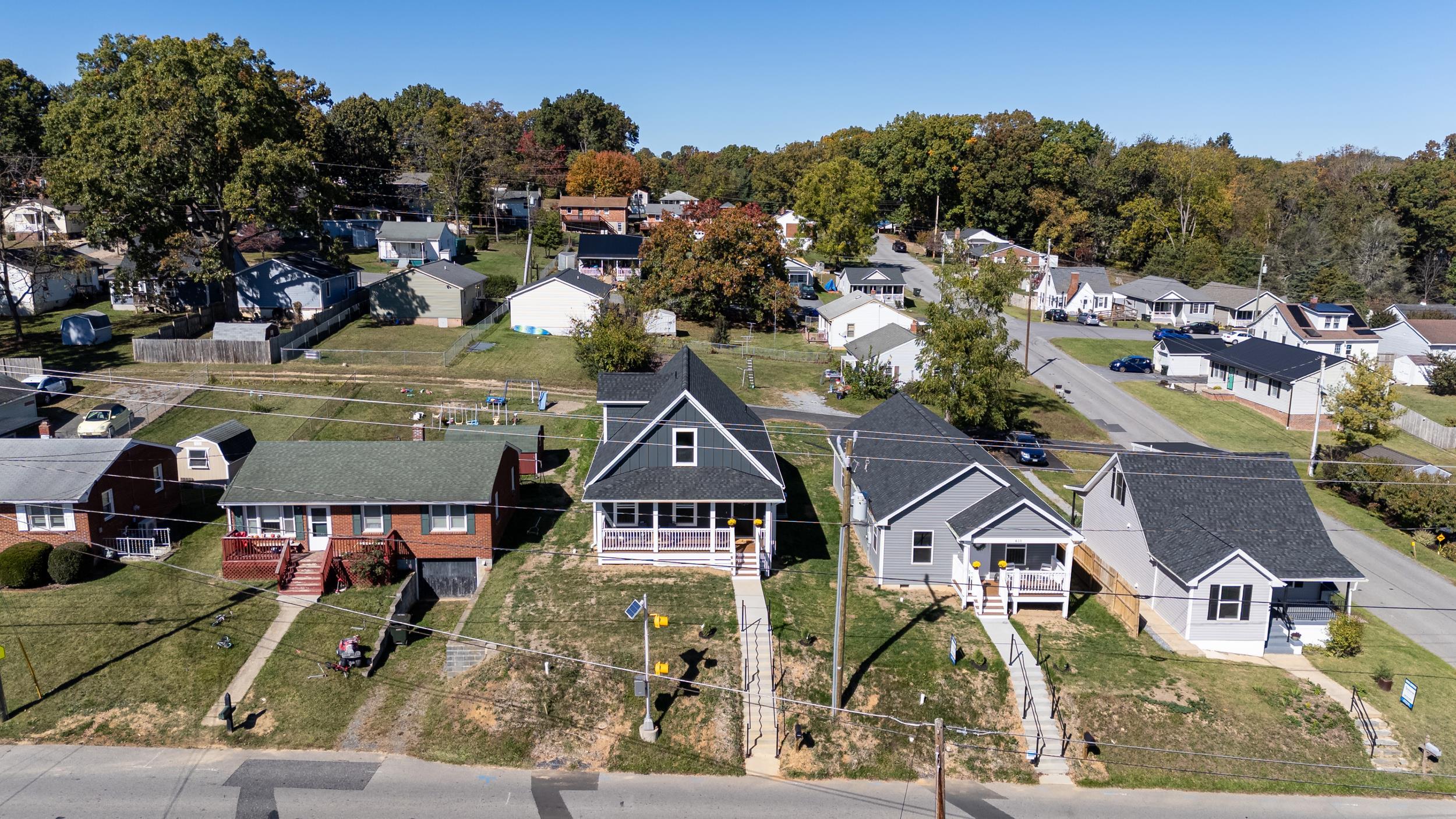 416 GRUBERT AVE, STAUNTON, Virginia 24401, 3 Bedrooms Bedrooms, ,2 BathroomsBathrooms,Residential,416 GRUBERT AVE,670217 MLS # 670217