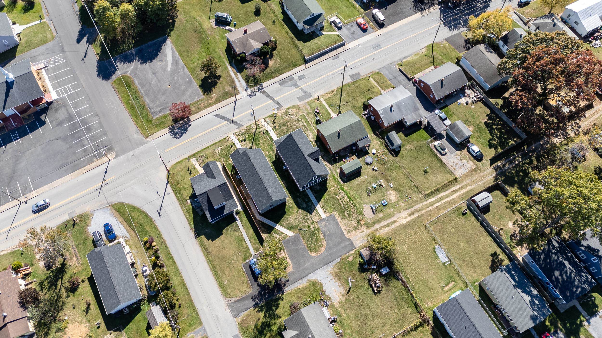 416 GRUBERT AVE, STAUNTON, Virginia 24401, 3 Bedrooms Bedrooms, ,2 BathroomsBathrooms,Residential,416 GRUBERT AVE,670217 MLS # 670217