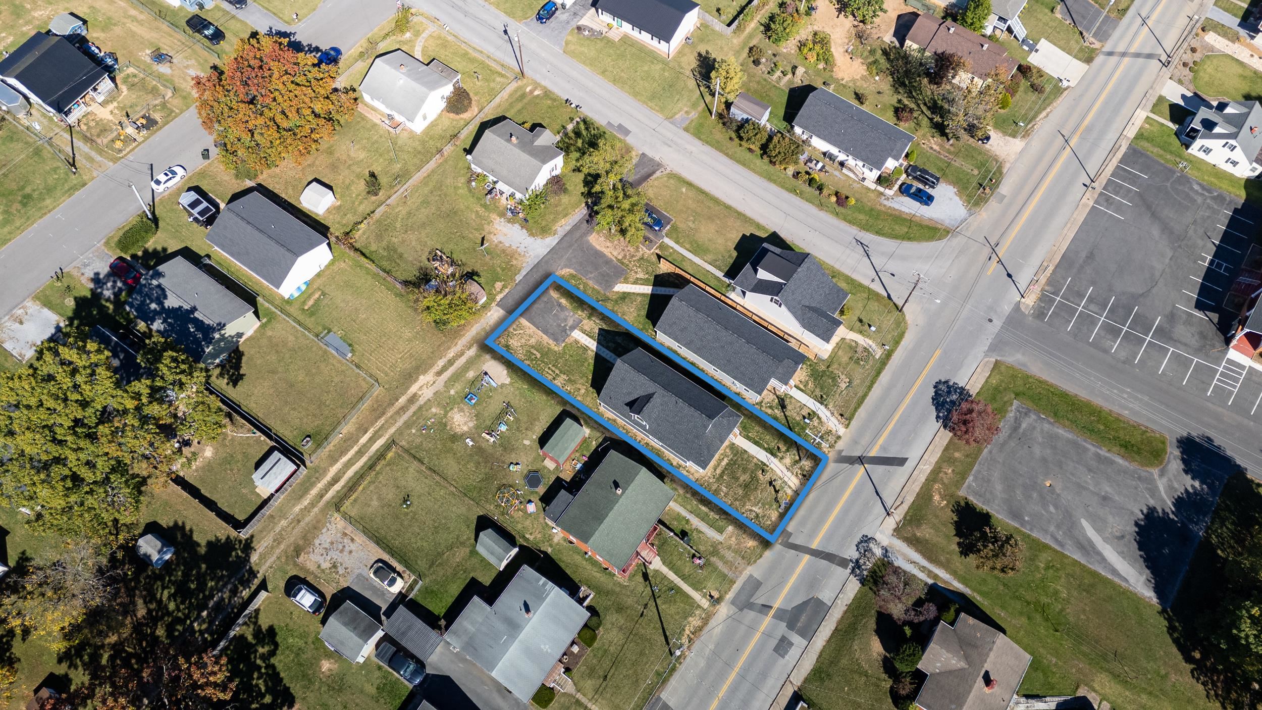 416 GRUBERT AVE, STAUNTON, Virginia 24401, 3 Bedrooms Bedrooms, ,2 BathroomsBathrooms,Residential,416 GRUBERT AVE,670217 MLS # 670217