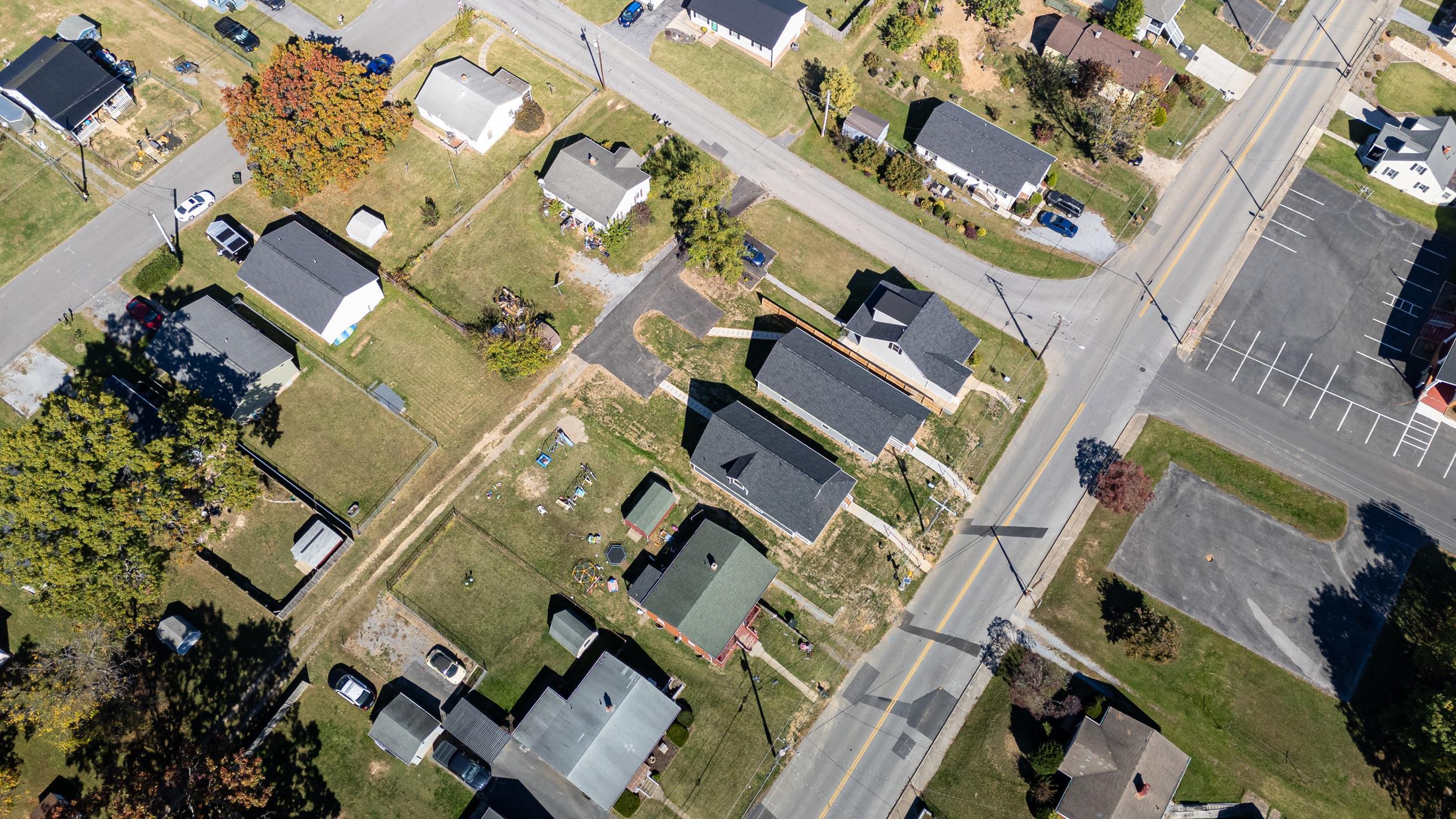 416 GRUBERT AVE, STAUNTON, Virginia 24401, 3 Bedrooms Bedrooms, ,2 BathroomsBathrooms,Residential,416 GRUBERT AVE,670217 MLS # 670217