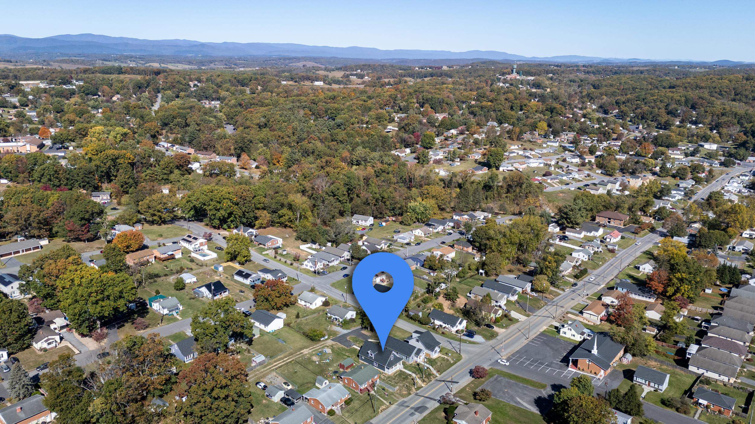 416 GRUBERT AVE, STAUNTON, Virginia 24401, 3 Bedrooms Bedrooms, ,2 BathroomsBathrooms,Residential,416 GRUBERT AVE,670217 MLS # 670217