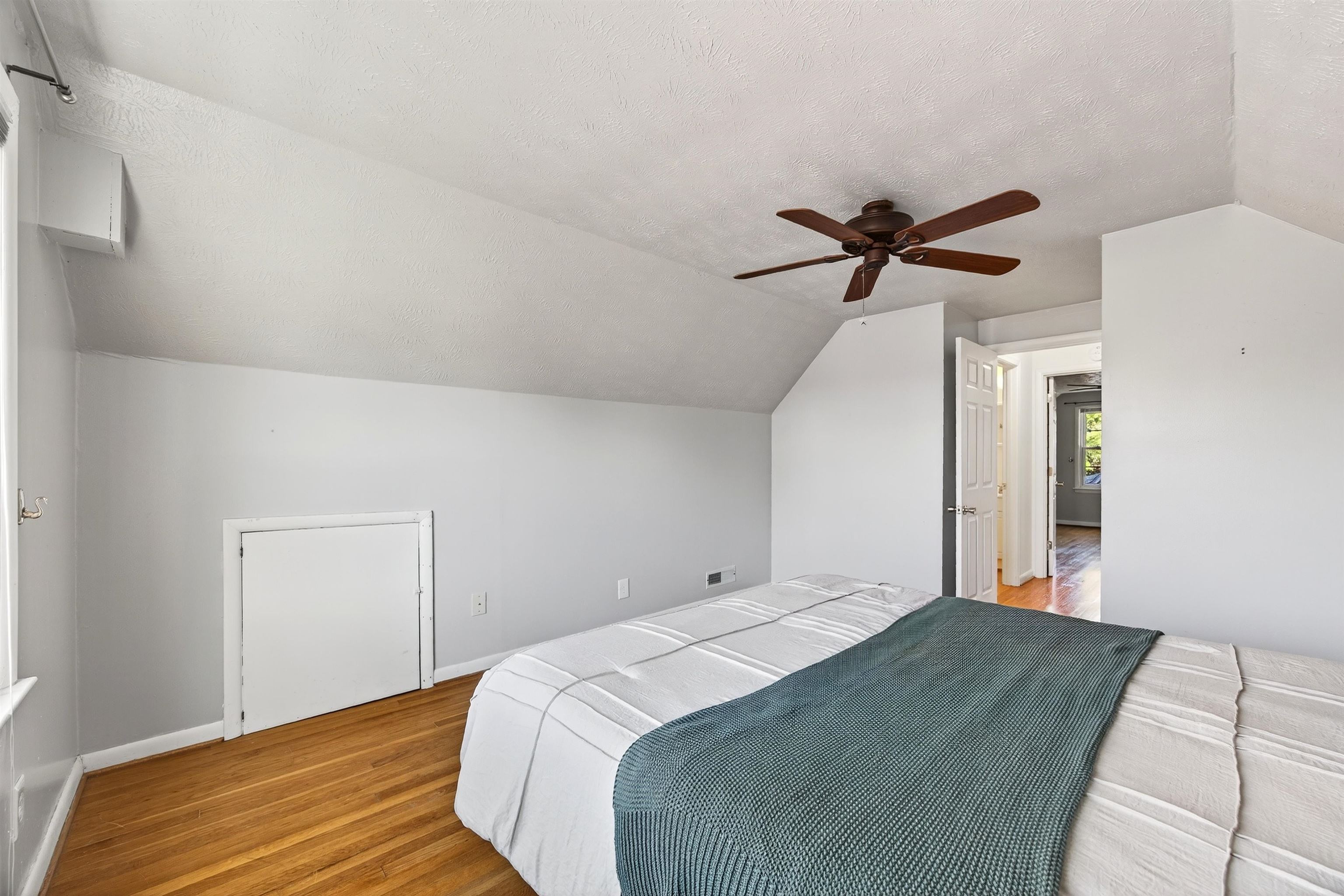 19 N LYNNHAVEN DR, STAUNTON, Virginia 24401, 4 Bedrooms Bedrooms, ,2 BathroomsBathrooms,Residential,19 N LYNNHAVEN DR,670218 MLS # 670218