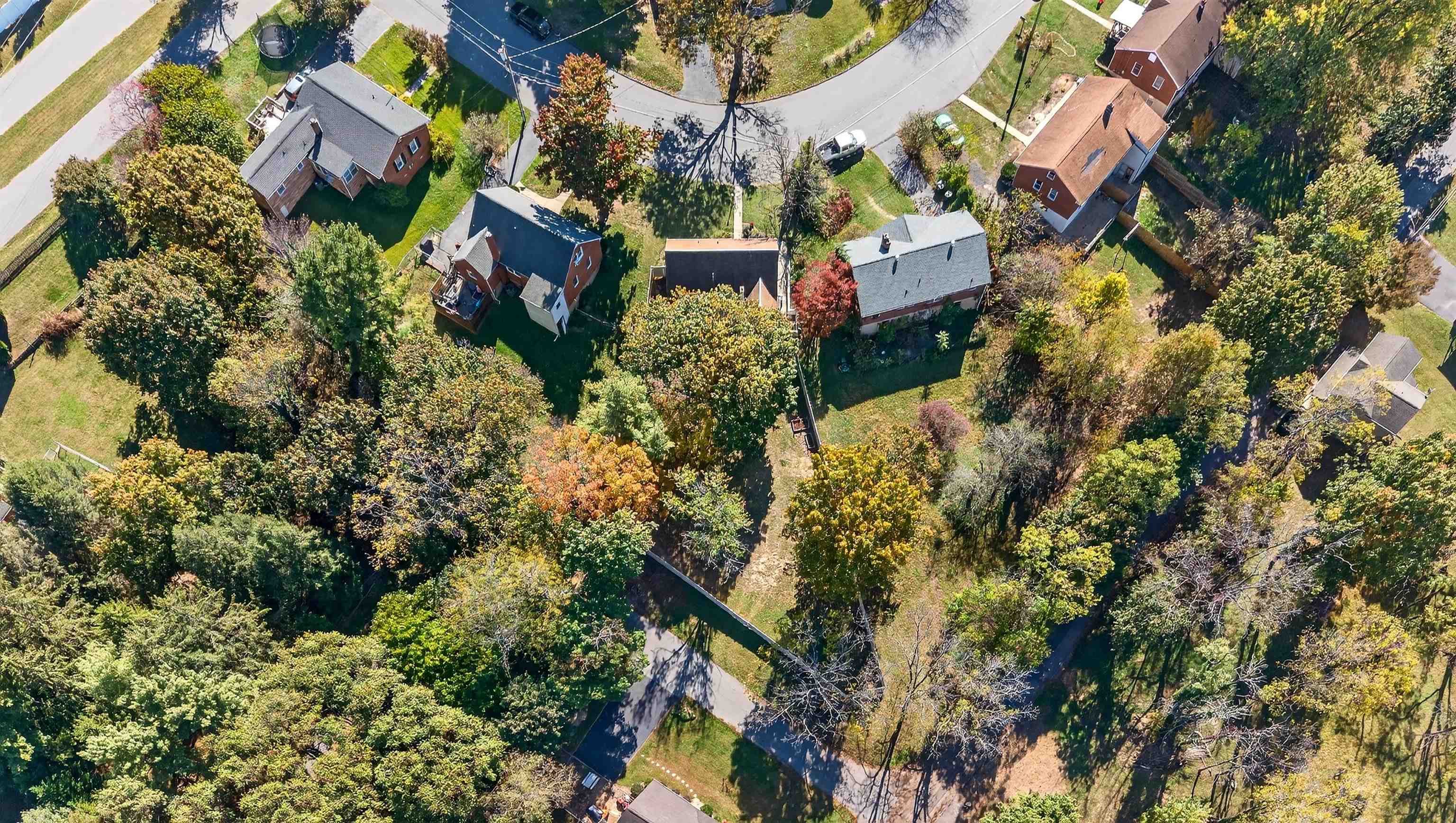 19 N LYNNHAVEN DR, STAUNTON, Virginia 24401, 4 Bedrooms Bedrooms, ,2 BathroomsBathrooms,Residential,19 N LYNNHAVEN DR,670218 MLS # 670218