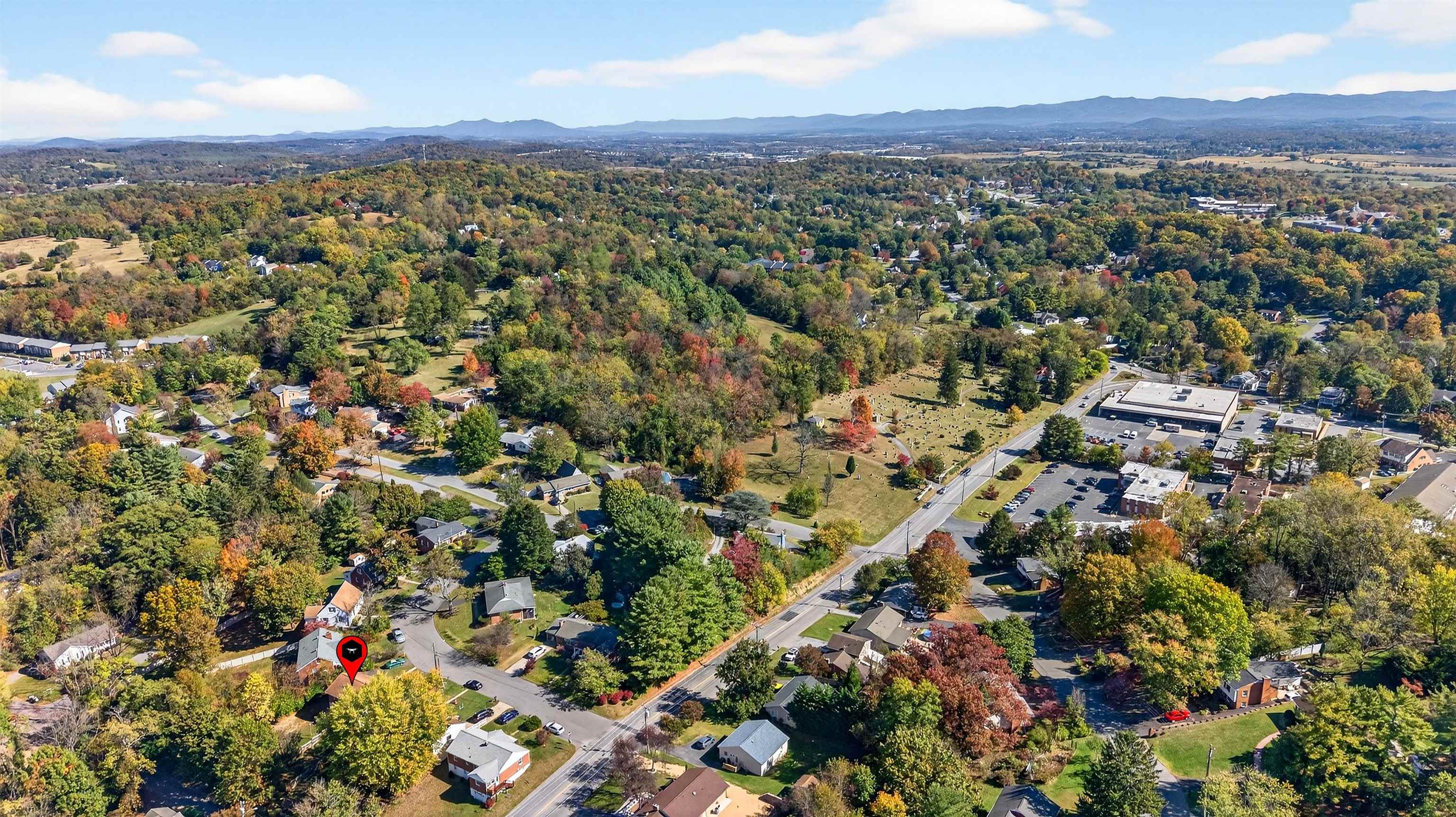 19 N LYNNHAVEN DR, STAUNTON, Virginia 24401, 4 Bedrooms Bedrooms, ,2 BathroomsBathrooms,Residential,19 N LYNNHAVEN DR,670218 MLS # 670218
