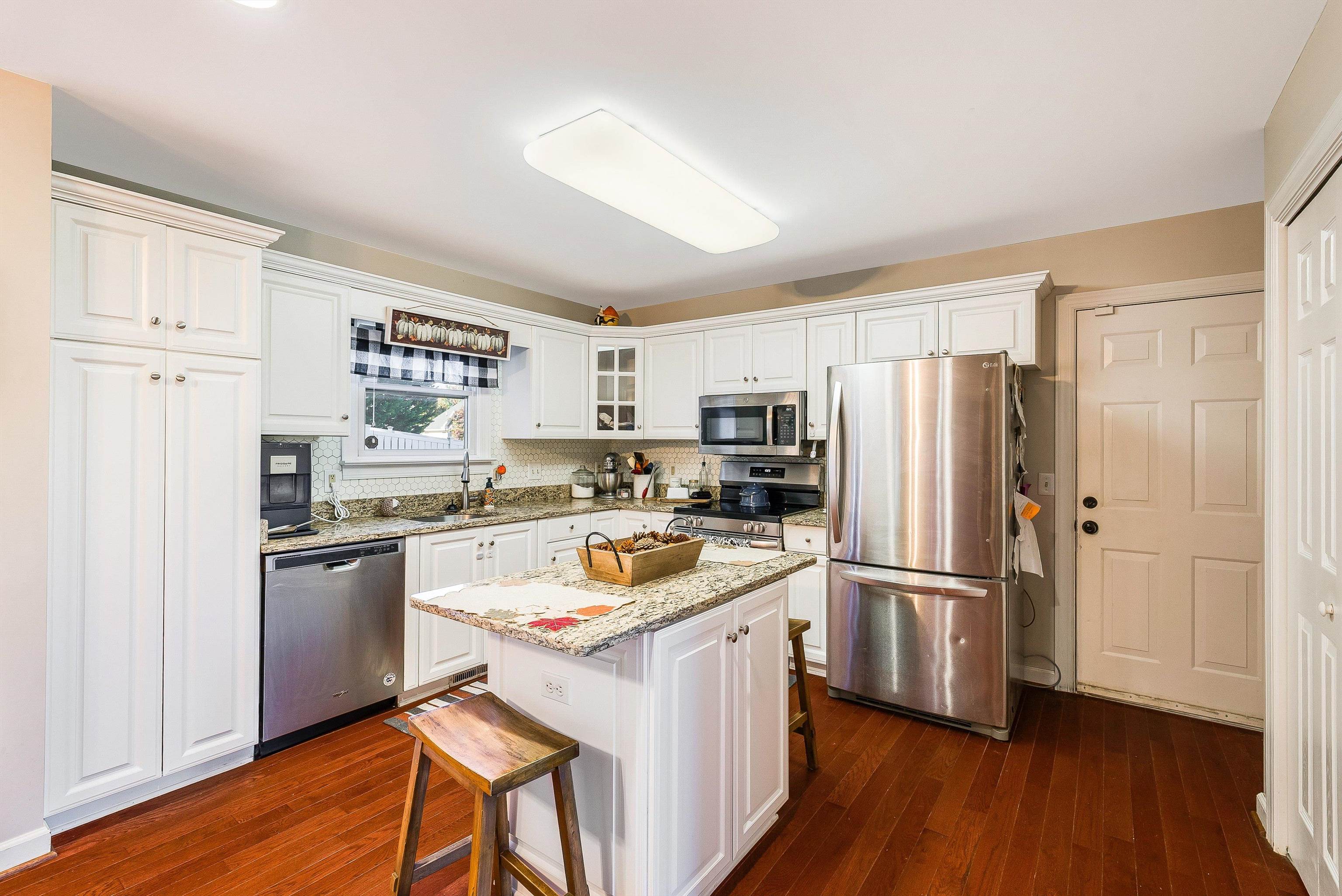 1141 DECCA DR, HARRISONBURG, Virginia 22801, 4 Bedrooms Bedrooms, ,2 BathroomsBathrooms,Residential,1141 DECCA DR,670220 MLS # 670220