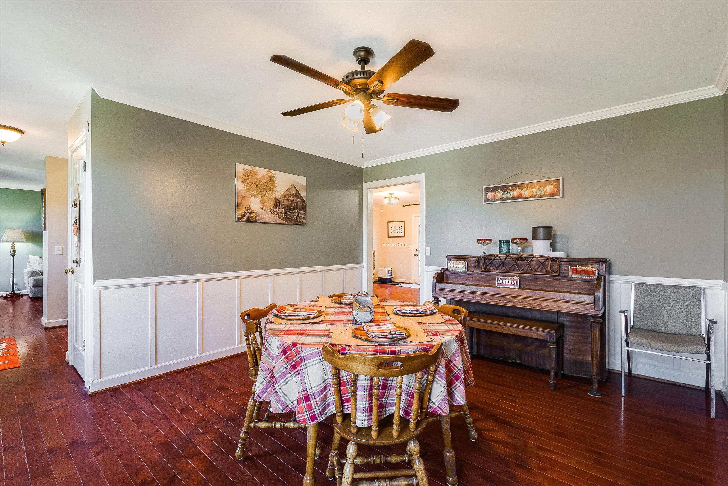 1141 DECCA DR, HARRISONBURG, Virginia 22801, 4 Bedrooms Bedrooms, ,2 BathroomsBathrooms,Residential,1141 DECCA DR,670220 MLS # 670220