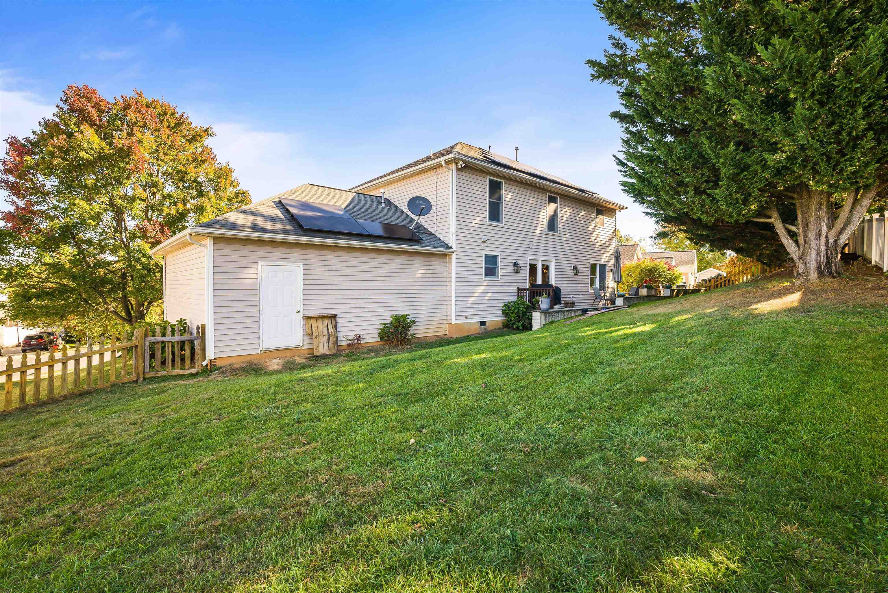 1141 DECCA DR, HARRISONBURG, Virginia 22801, 4 Bedrooms Bedrooms, ,2 BathroomsBathrooms,Residential,1141 DECCA DR,670220 MLS # 670220