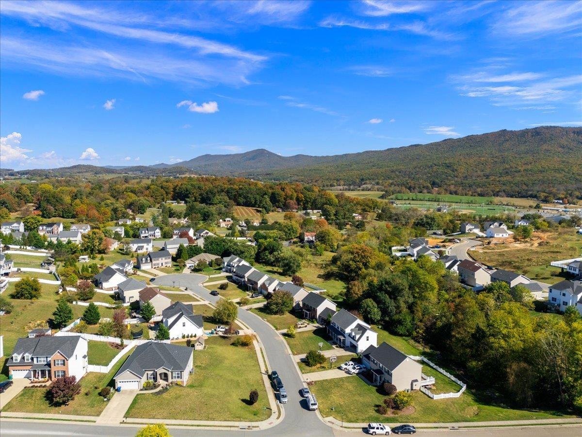199 DAVID CIR, PENN LAIRD, Virginia 22846, 4 Bedrooms Bedrooms, ,4 BathroomsBathrooms,Residential,199 DAVID CIR,670222 MLS # 670222