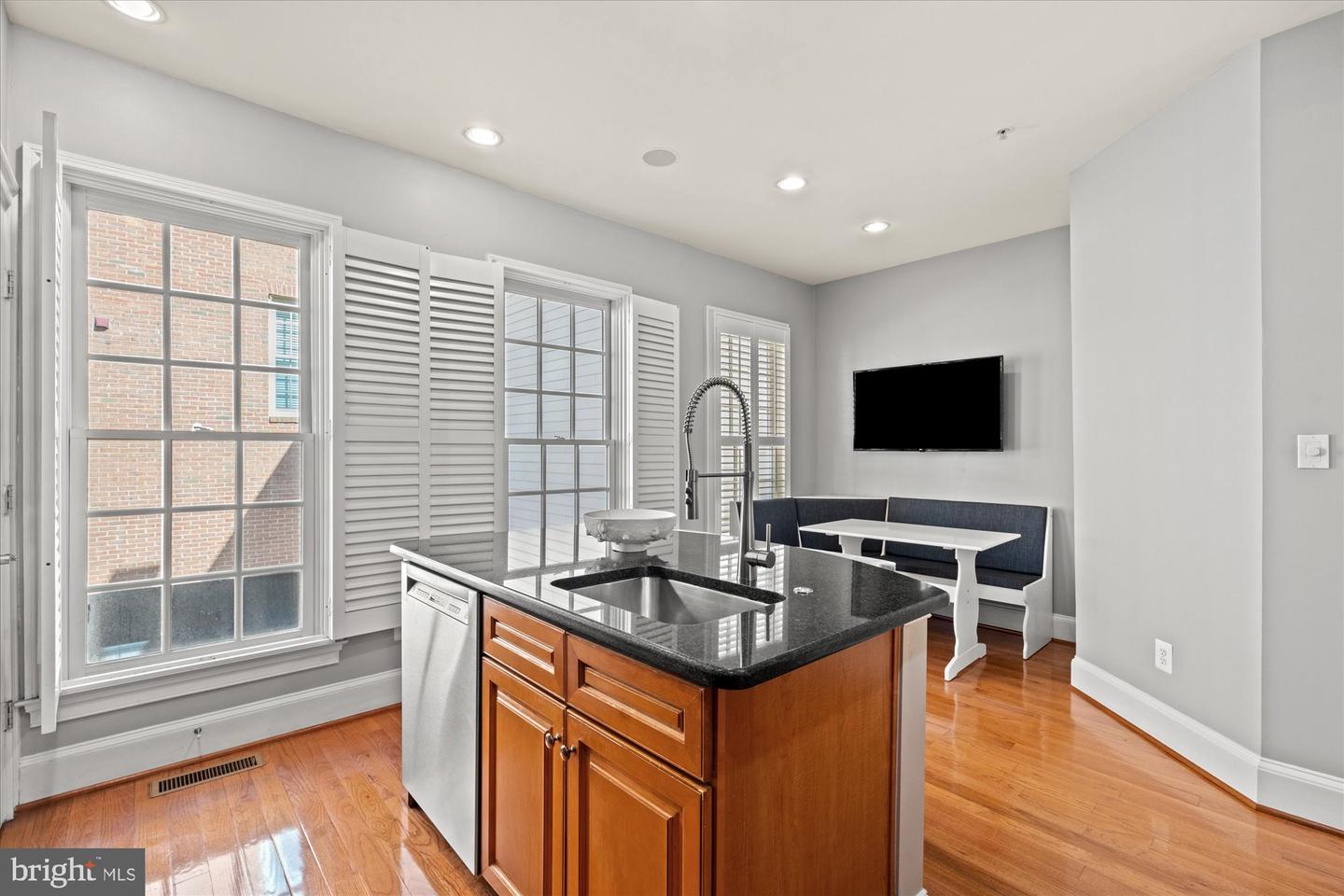 403 PRINCESS ST, ALEXANDRIA, Virginia 22314, 3 Bedrooms Bedrooms, ,3 BathroomsBathrooms,Residential,For sale,403 PRINCESS ST,VAAX2050914 MLS # VAAX2050914