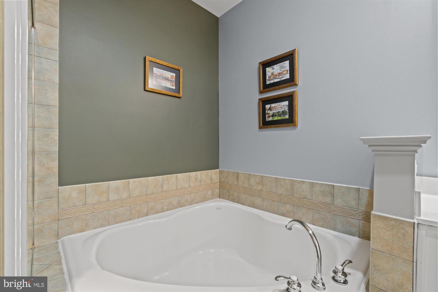 403 PRINCESS ST, ALEXANDRIA, Virginia 22314, 3 Bedrooms Bedrooms, ,3 BathroomsBathrooms,Residential,For sale,403 PRINCESS ST,VAAX2050914 MLS # VAAX2050914
