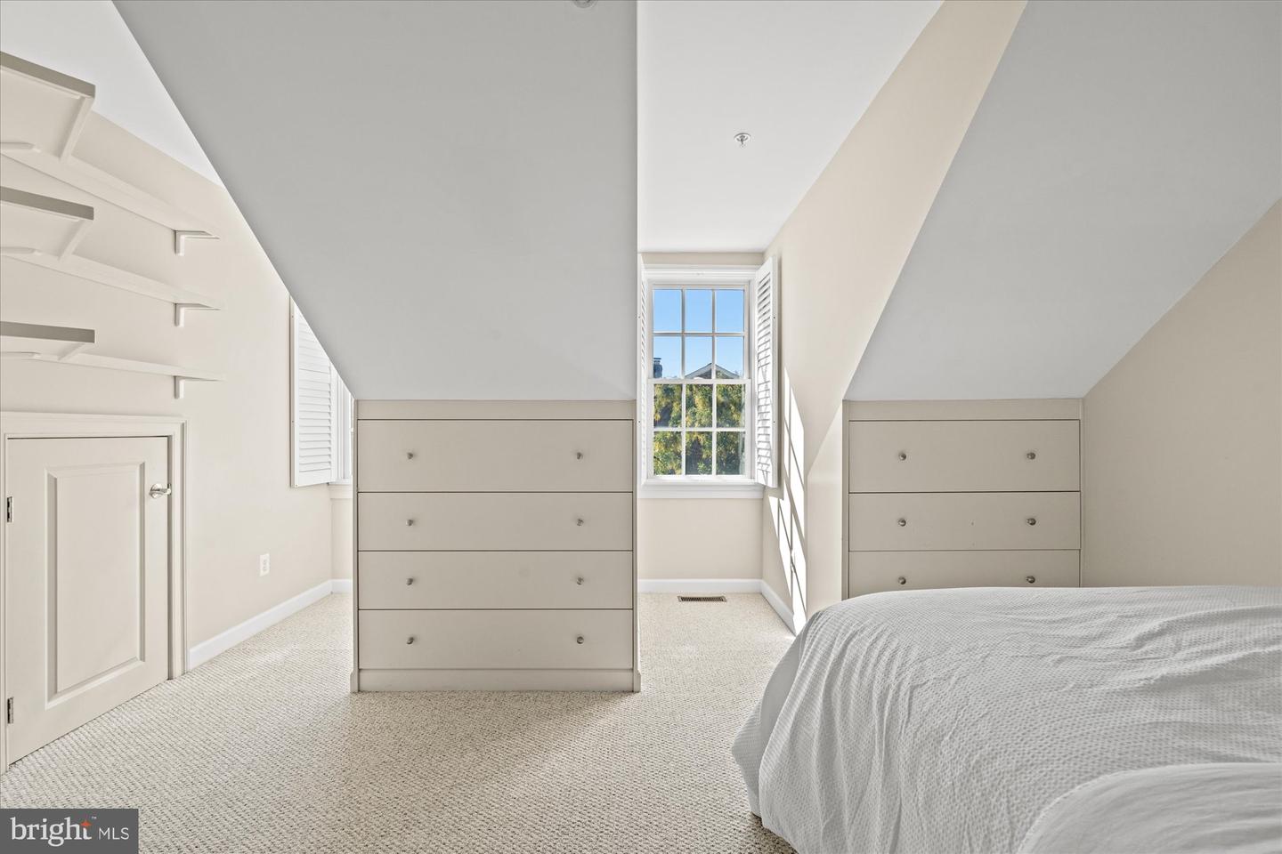 403 PRINCESS ST, ALEXANDRIA, Virginia 22314, 3 Bedrooms Bedrooms, ,3 BathroomsBathrooms,Residential,For sale,403 PRINCESS ST,VAAX2050914 MLS # VAAX2050914