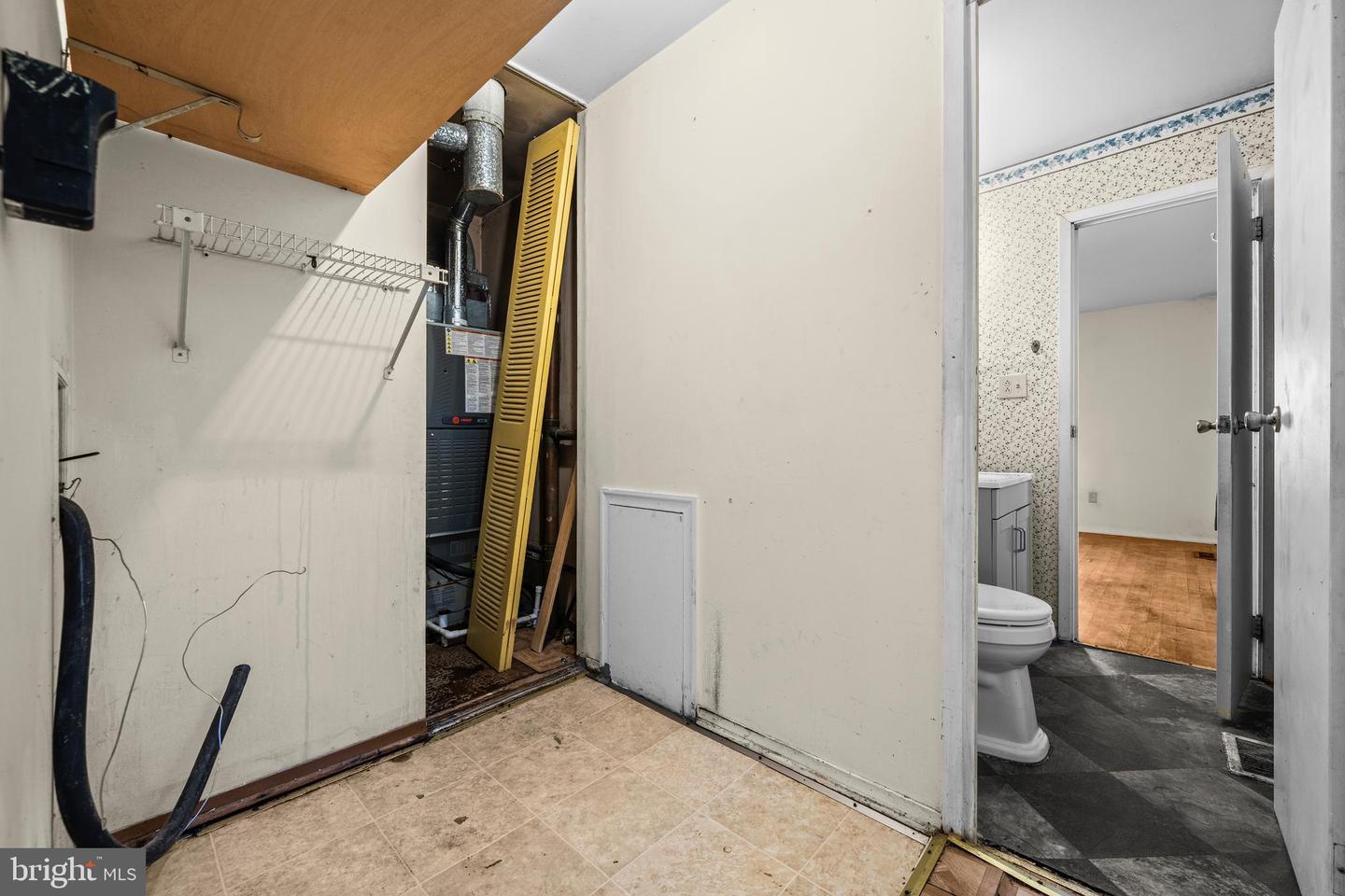 418 PATRICK LN, HERNDON, Virginia 20170, 3 Bedrooms Bedrooms, ,1 BathroomBathrooms,Residential,For sale,418 PATRICK LN,VAFX2274668 MLS # VAFX2274668 418 PATRICK LN, HERNDON, Virginia 20170, 3 Bedrooms Bedrooms, ,1 BathroomBathrooms,Residential,For sale,418 PATRICK LN,VAFX2274668 MLS # VAFX2274668