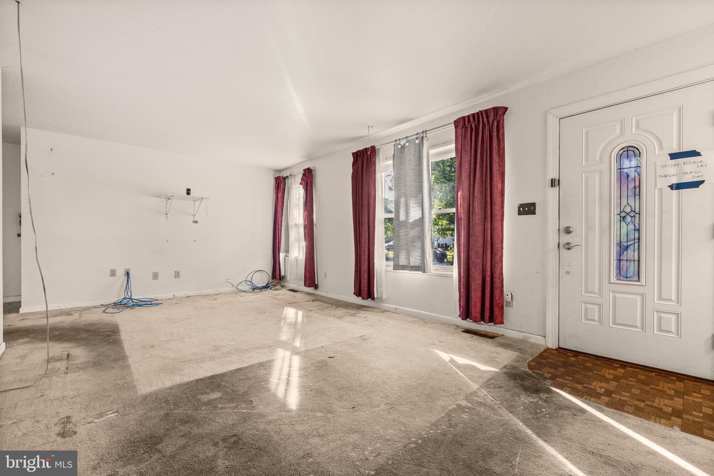 418 PATRICK LN, HERNDON, Virginia 20170, 3 Bedrooms Bedrooms, ,1 BathroomBathrooms,Residential,For sale,418 PATRICK LN,VAFX2274668 MLS # VAFX2274668 418 PATRICK LN, HERNDON, Virginia 20170, 3 Bedrooms Bedrooms, ,1 BathroomBathrooms,Residential,For sale,418 PATRICK LN,VAFX2274668 MLS # VAFX2274668