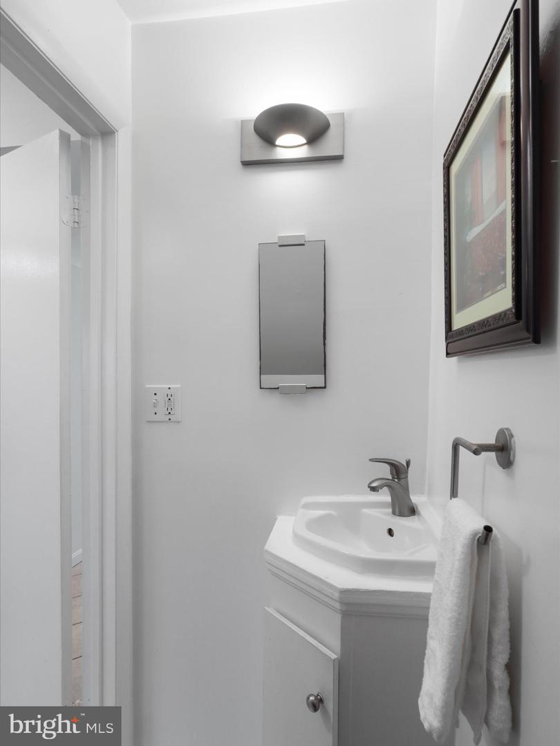 246 STEVENSON SQ N, ALEXANDRIA, Virginia 22304, 4 Bedrooms Bedrooms, ,1 BathroomBathrooms,Residential,For sale,246 STEVENSON SQ N,VAAX2050880 MLS # VAAX2050880