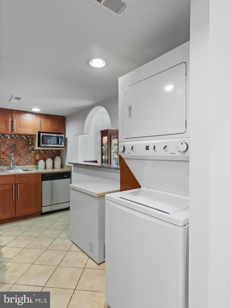 246 STEVENSON SQ N, ALEXANDRIA, Virginia 22304, 4 Bedrooms Bedrooms, ,1 BathroomBathrooms,Residential,For sale,246 STEVENSON SQ N,VAAX2050880 MLS # VAAX2050880