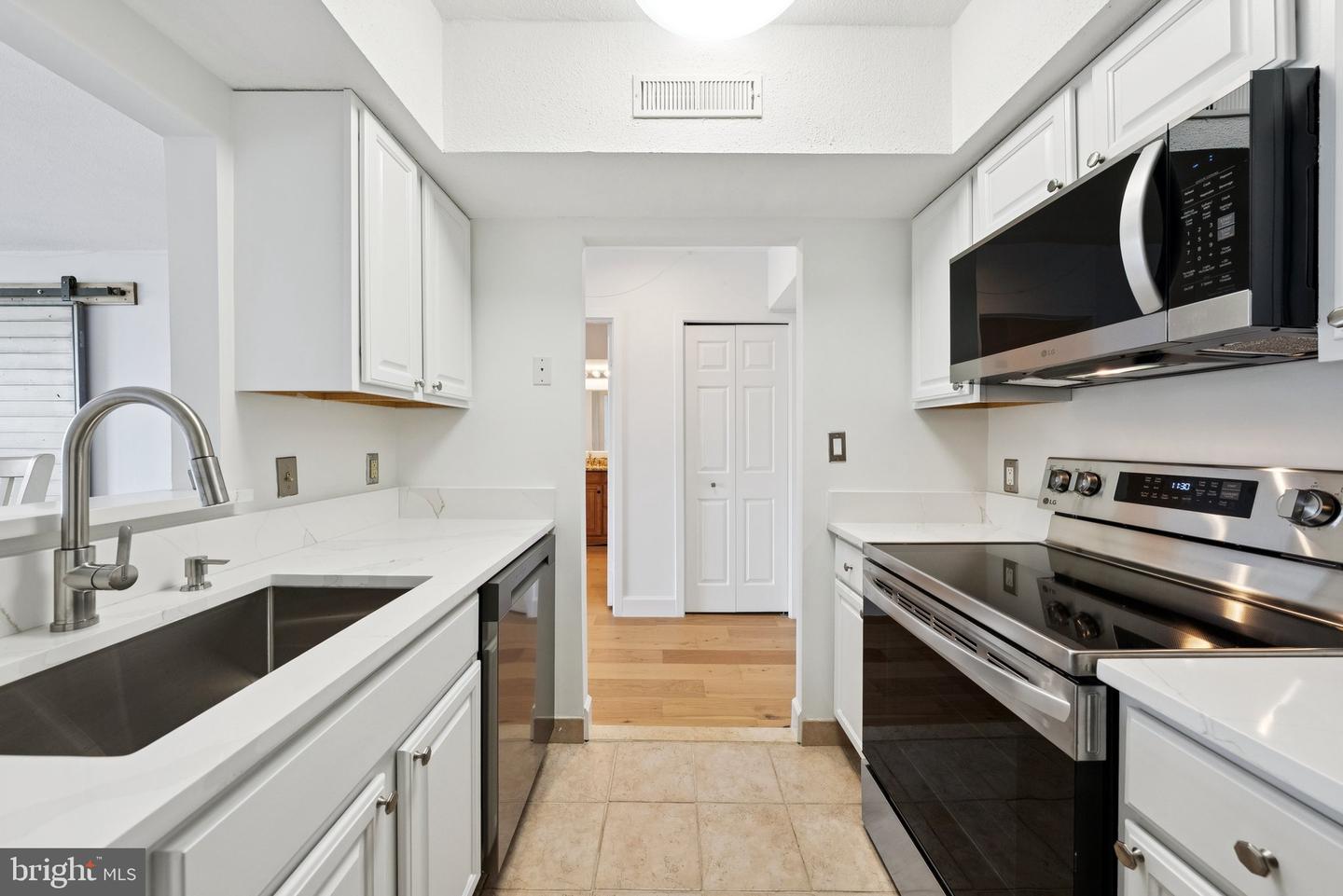 5505 SEMINARY RD #1608N, FALLS CHURCH, Virginia 22041, 1 Bedroom Bedrooms, ,1 BathroomBathrooms,Residential,For sale,5505 SEMINARY RD #1608N,VAFX2274678 MLS # VAFX2274678