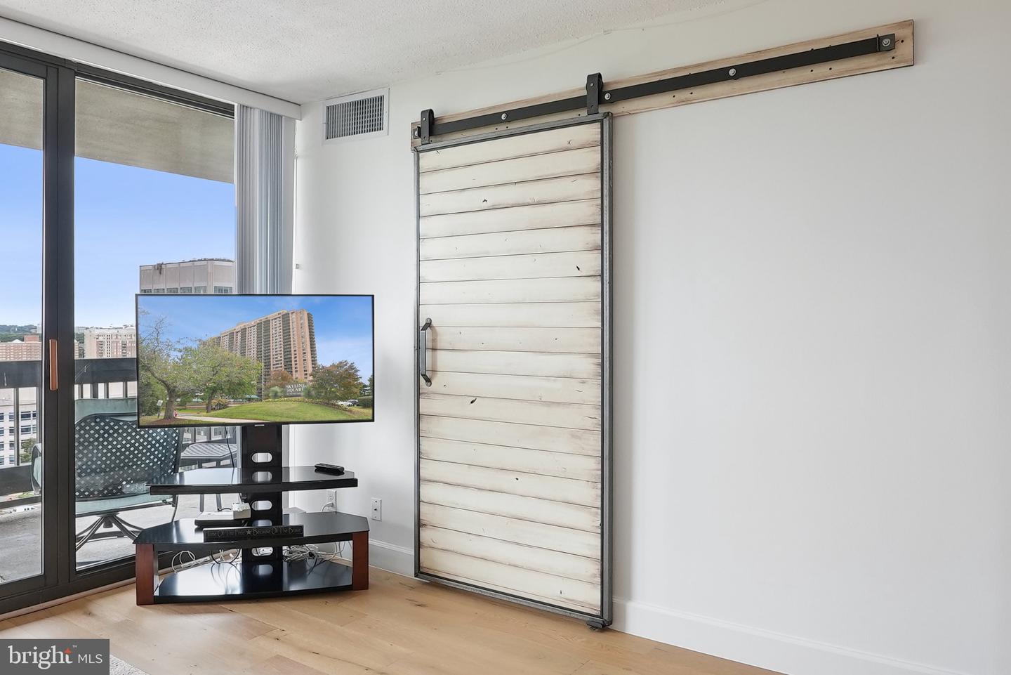 5505 SEMINARY RD #1608N, FALLS CHURCH, Virginia 22041, 1 Bedroom Bedrooms, ,1 BathroomBathrooms,Residential,For sale,5505 SEMINARY RD #1608N,VAFX2274678 MLS # VAFX2274678