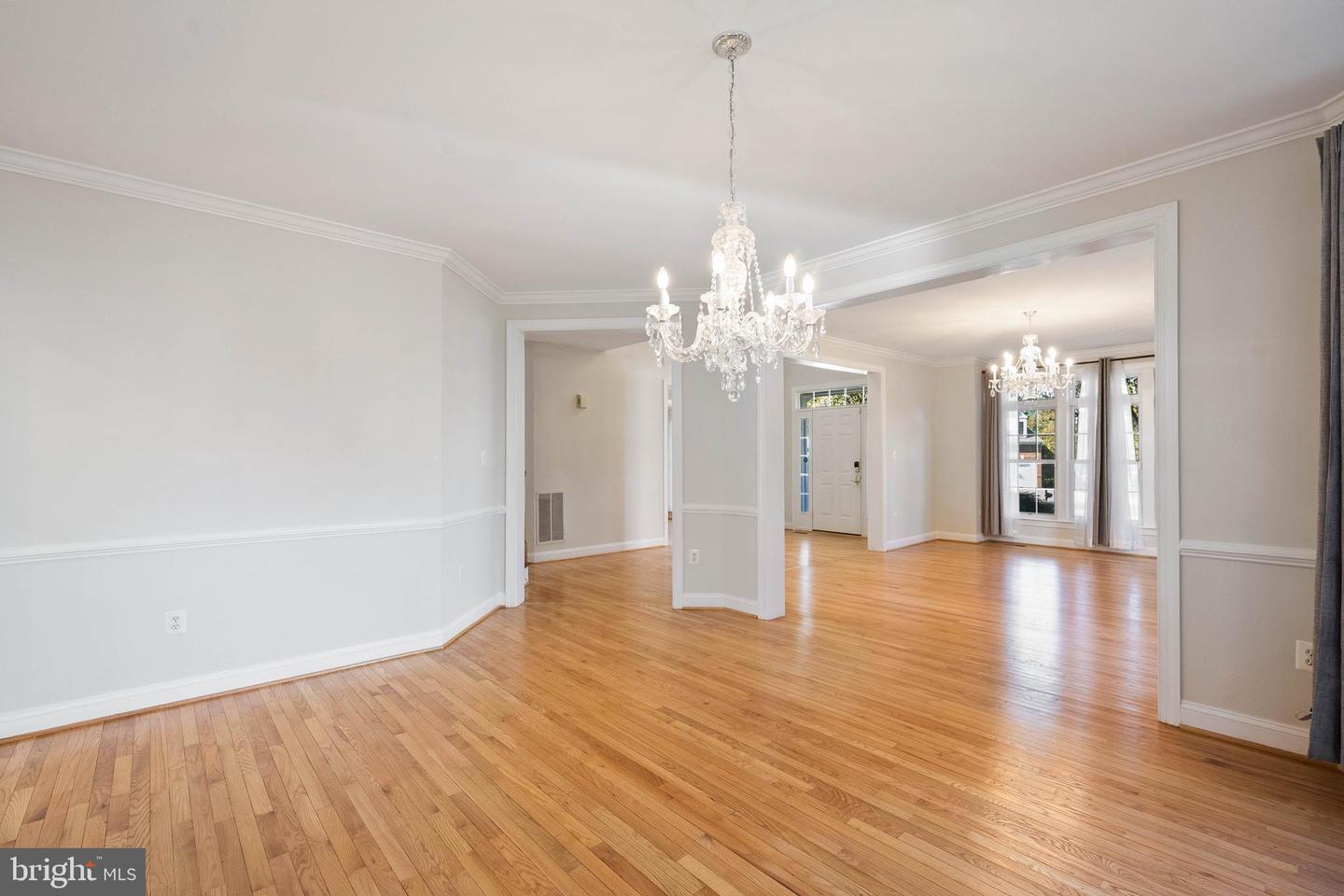 2393 WATTERS GLEN CT, FALLS CHURCH, Virginia 22043, 4 Bedrooms Bedrooms, ,4 BathroomsBathrooms,Residential,For sale,2393 WATTERS GLEN CT,VAFX2274750 MLS # VAFX2274750